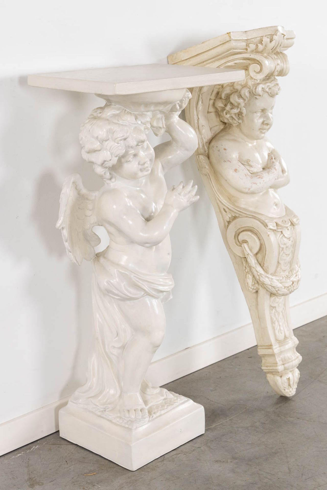 A pedestal for a figurine, Resine, added a wall mounted pedestal, patinated plaster. (L:24 x W:25 x - Bild 4 aus 12
