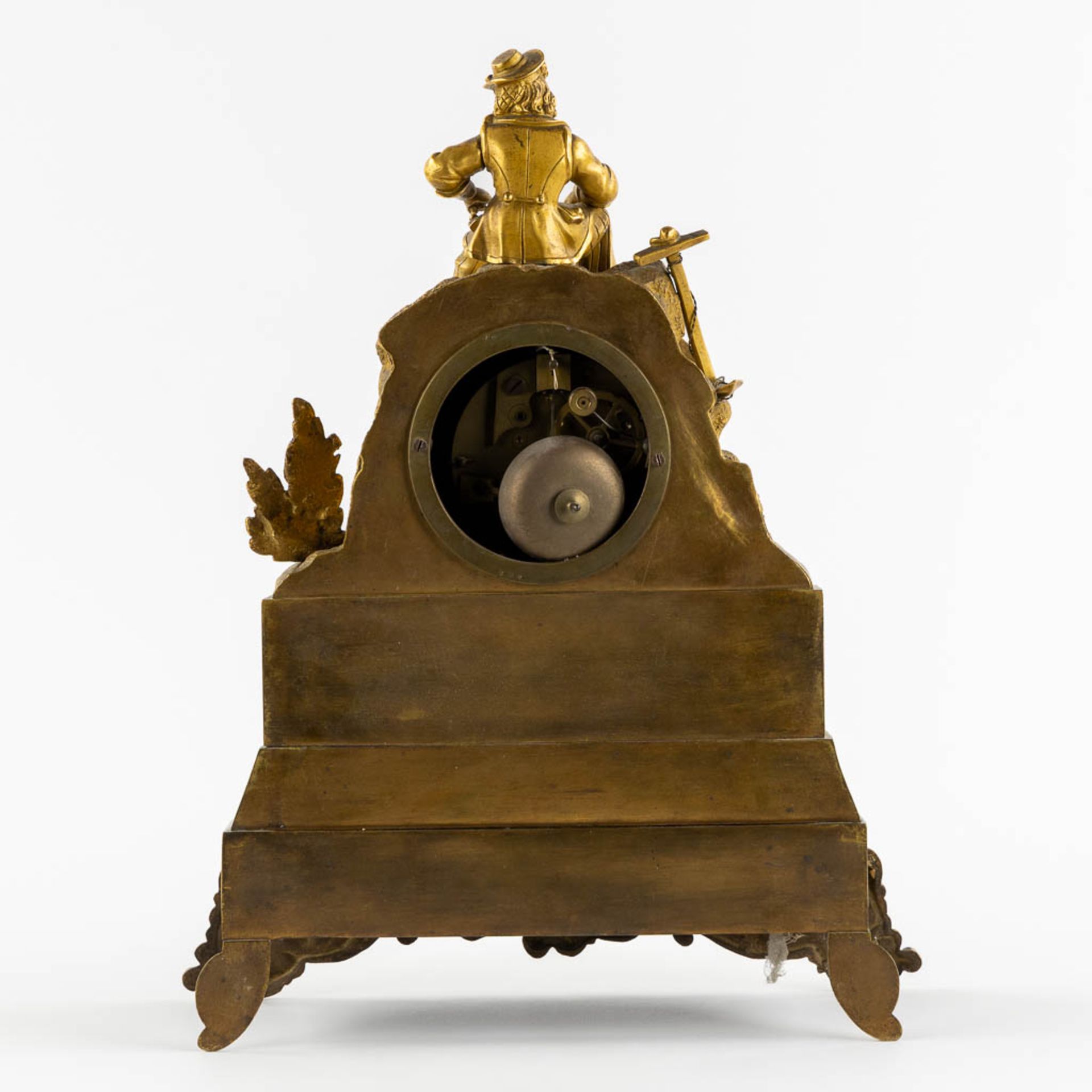 A mantle clock, gilt bronze with an image of a young man. France, 19th C. (L:10 x W:27 x H:35 cm) - Bild 5 aus 11