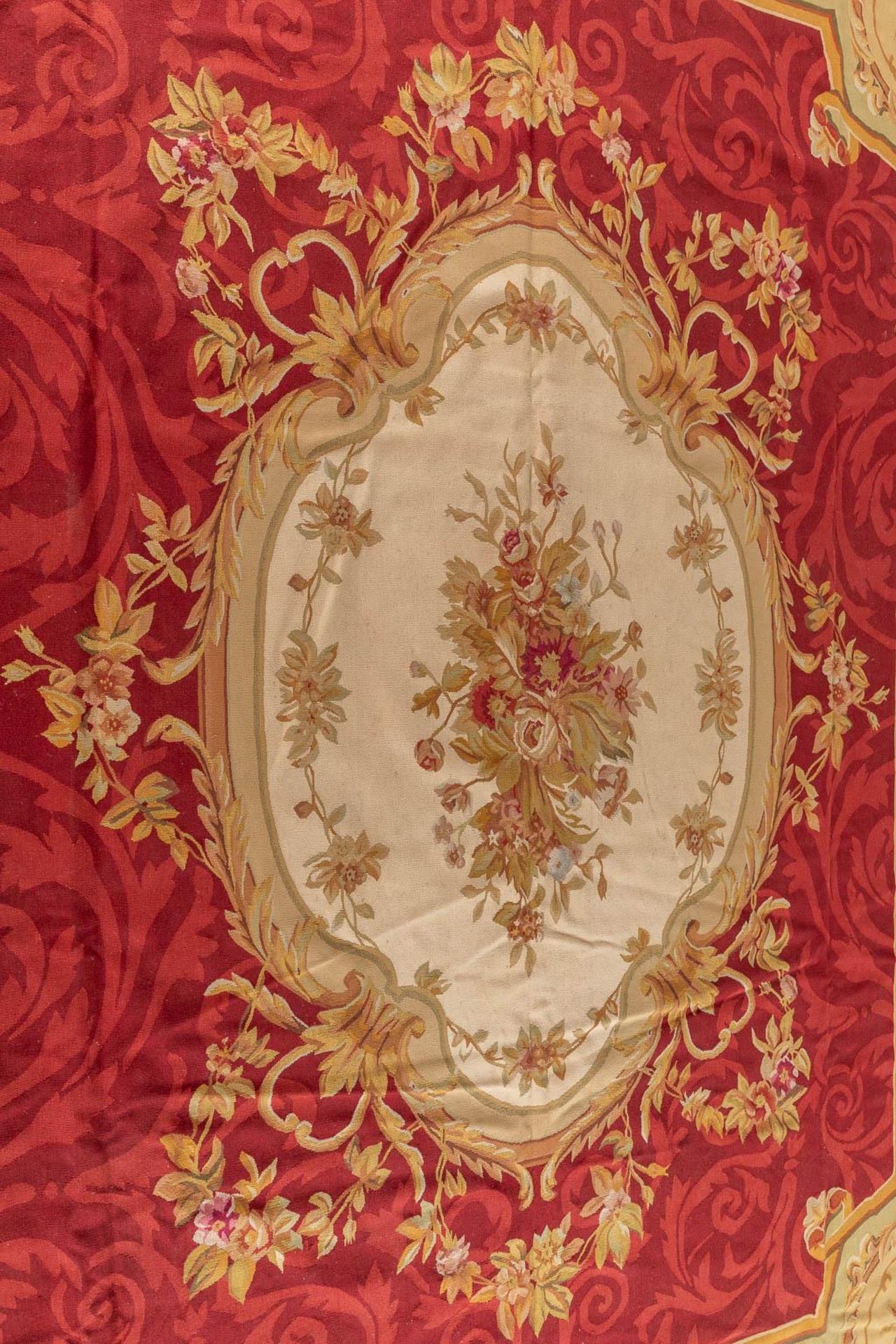 An exceptional carpet 'Aubusson'. France. (L:368 x W:275 cm) - Bild 6 aus 9
