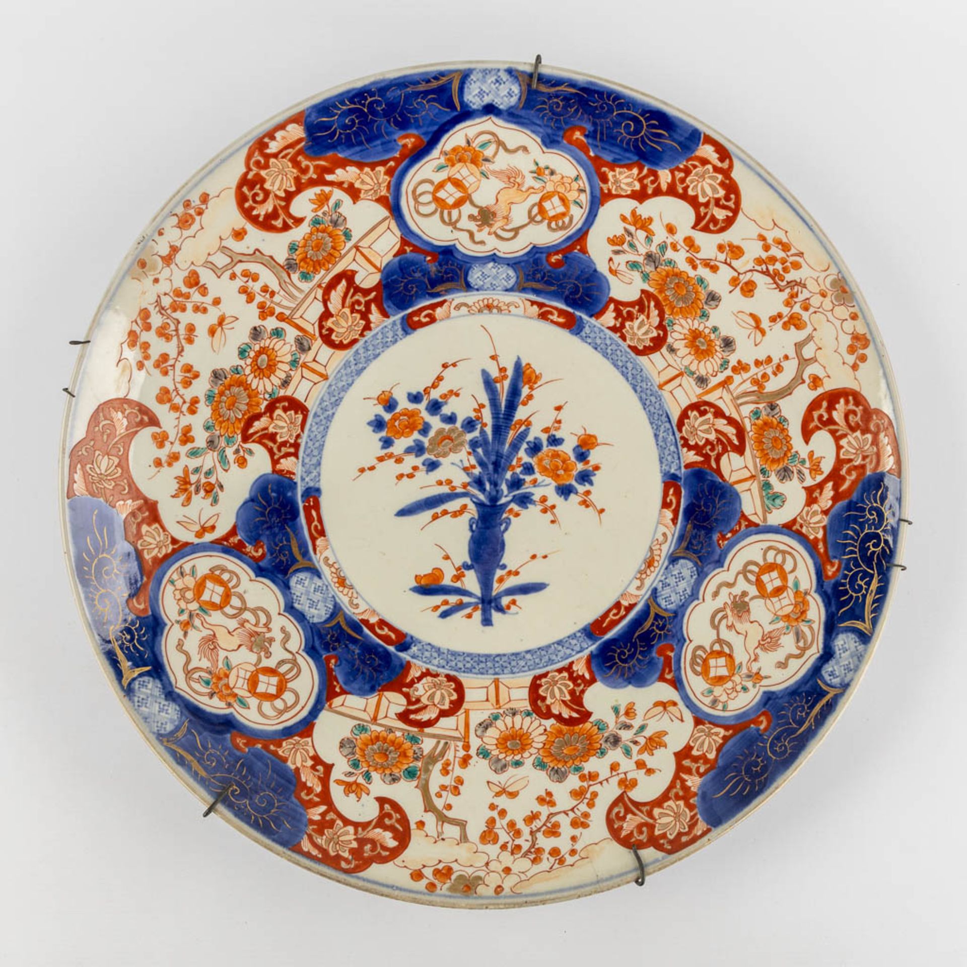 Eight Chinese and Japanese plates, Famille Rose and Imari. 19th and 20th C. (D:47 cm) - Bild 3 aus 16