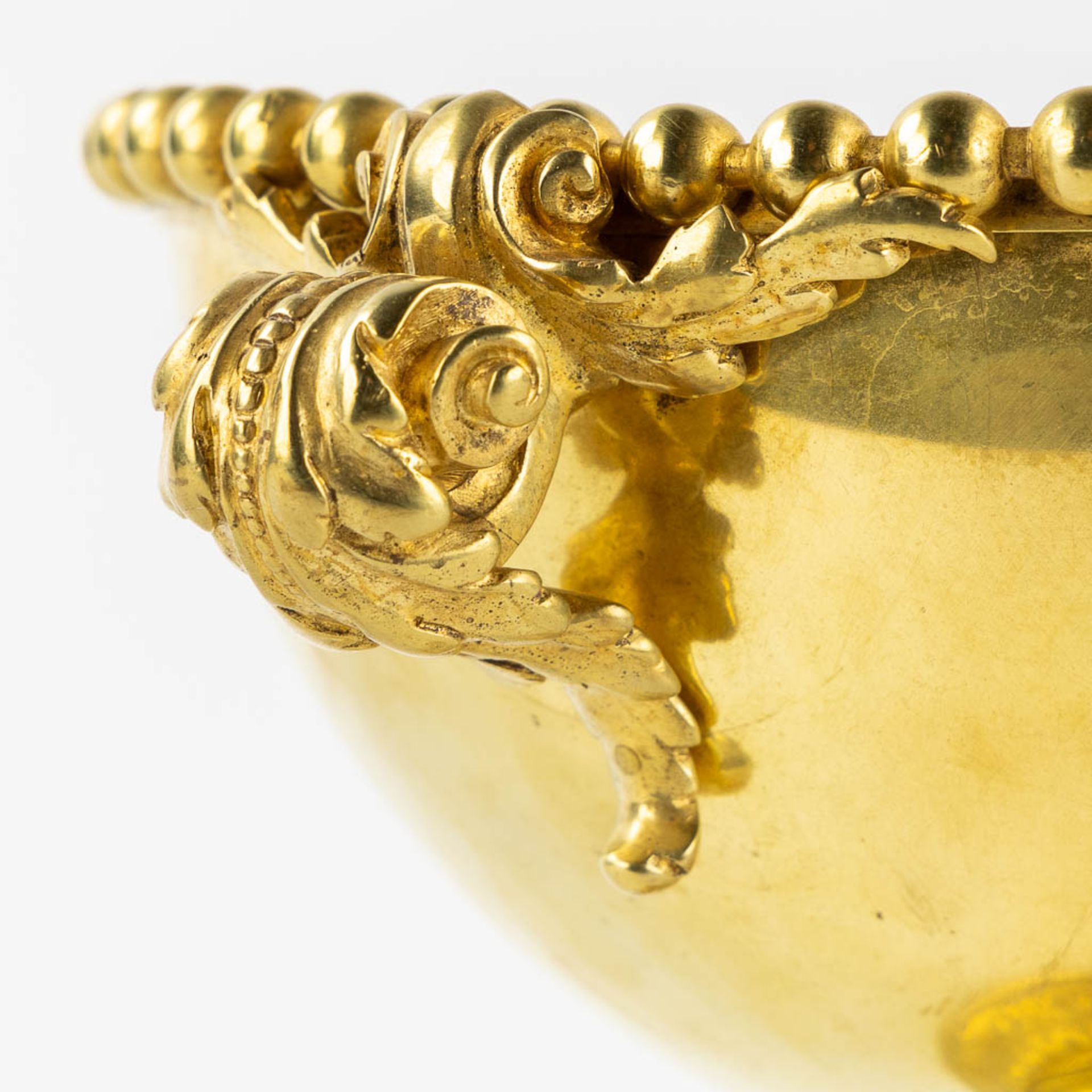 A table centerpiece with acanthus leaves, gilt bronze. 19th C. (L:19 x W:24,5 x H:20 cm) - Bild 9 aus 10