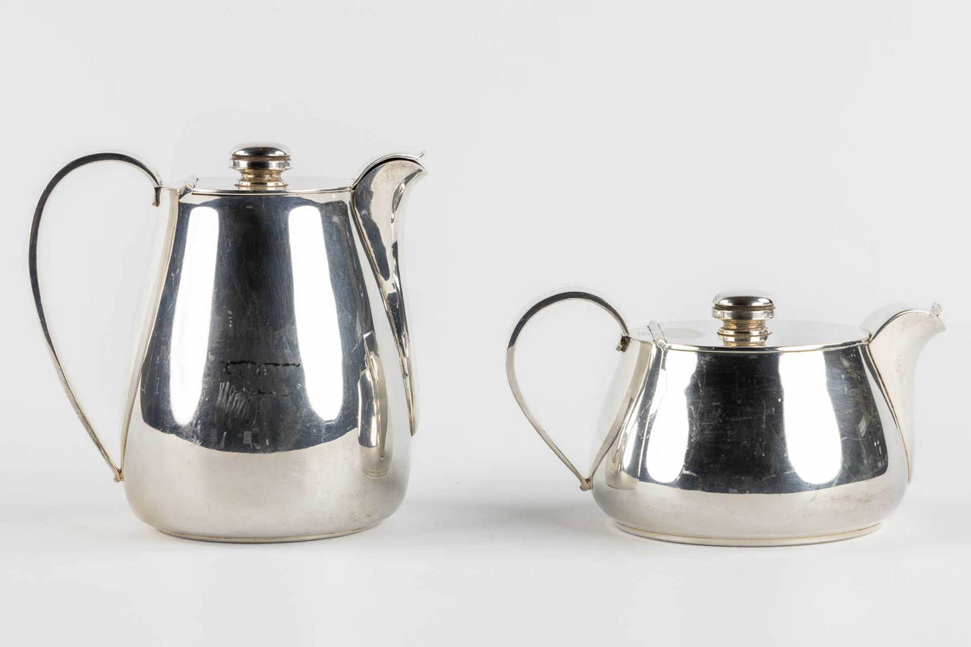 Wiskemann, a coffee and tea service, added two platter. Silver-plated metal and 'Metal Blanc'. (L:36 - Image 10 of 22