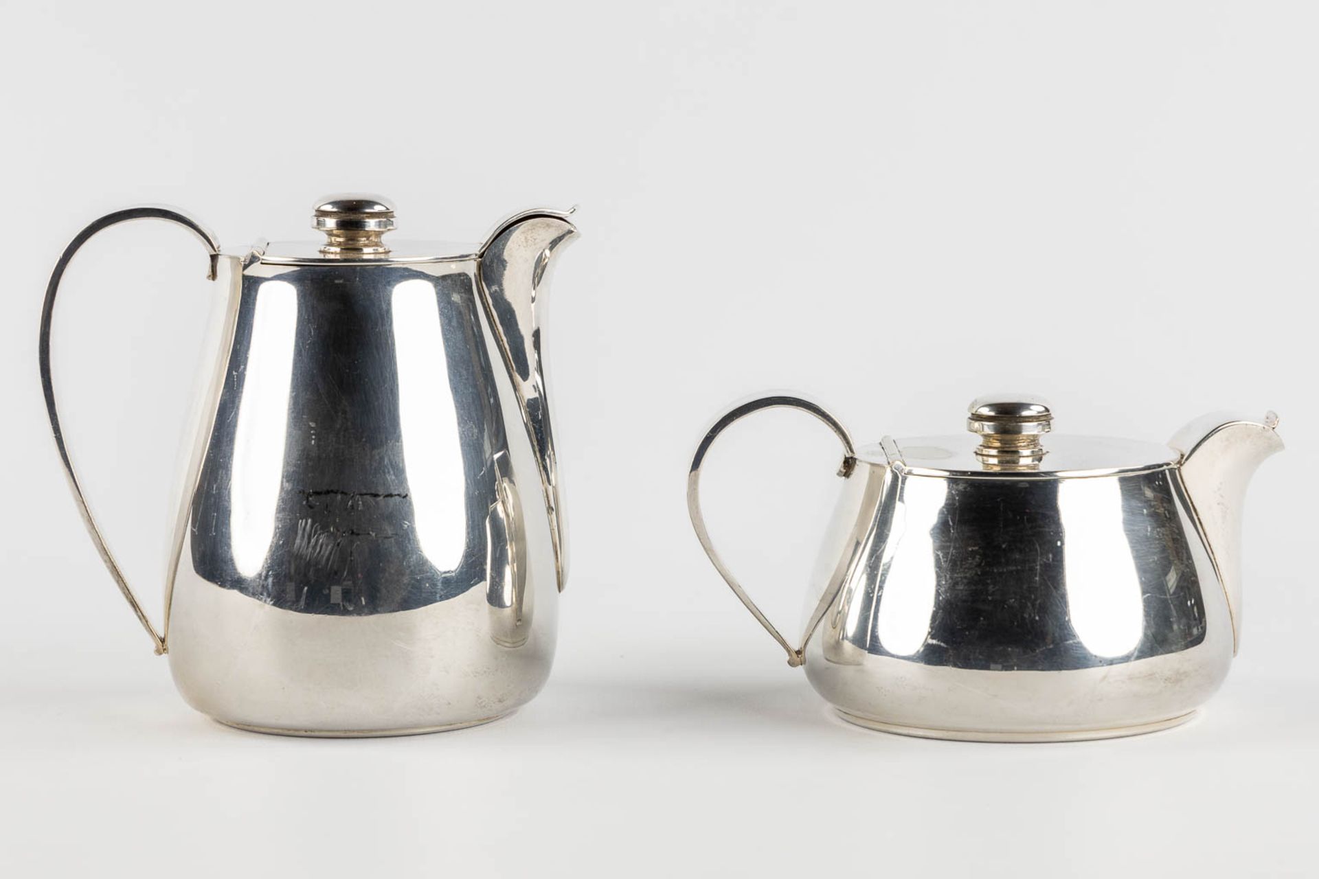Wiskemann, a coffee and tea service, added two platter. Silver-plated metal and 'Metal Blanc'. (L:36 - Bild 10 aus 22