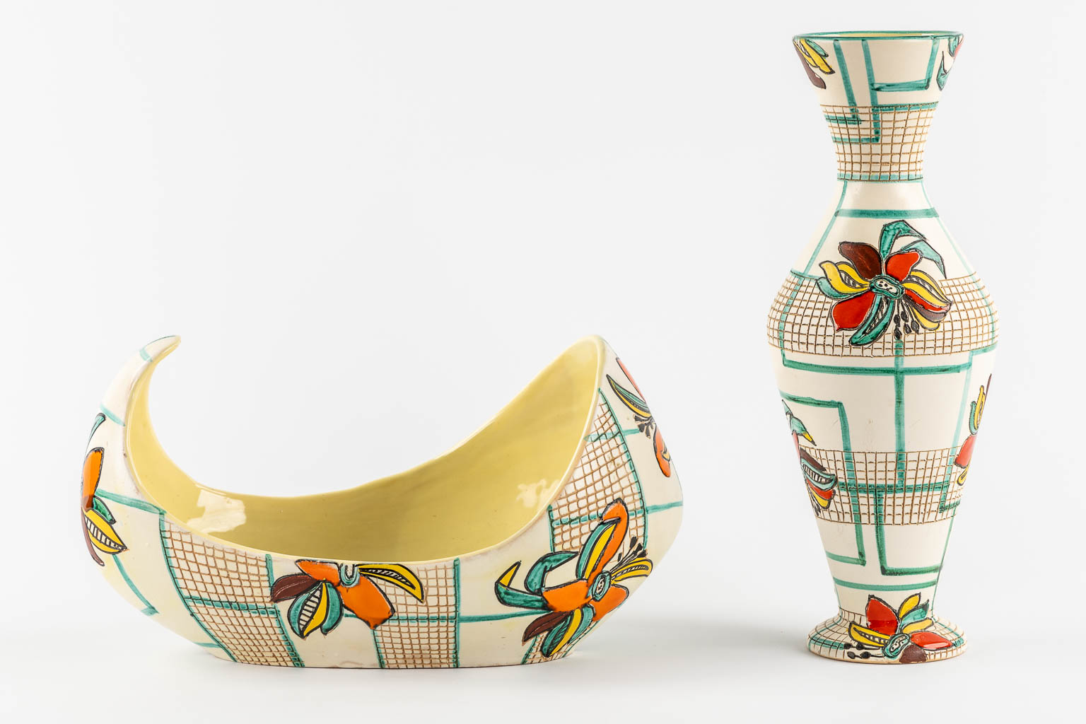 Volpi Deruta, two ceramic vases. Italy, circa 1950. (H:33 cm) - Image 4 of 12