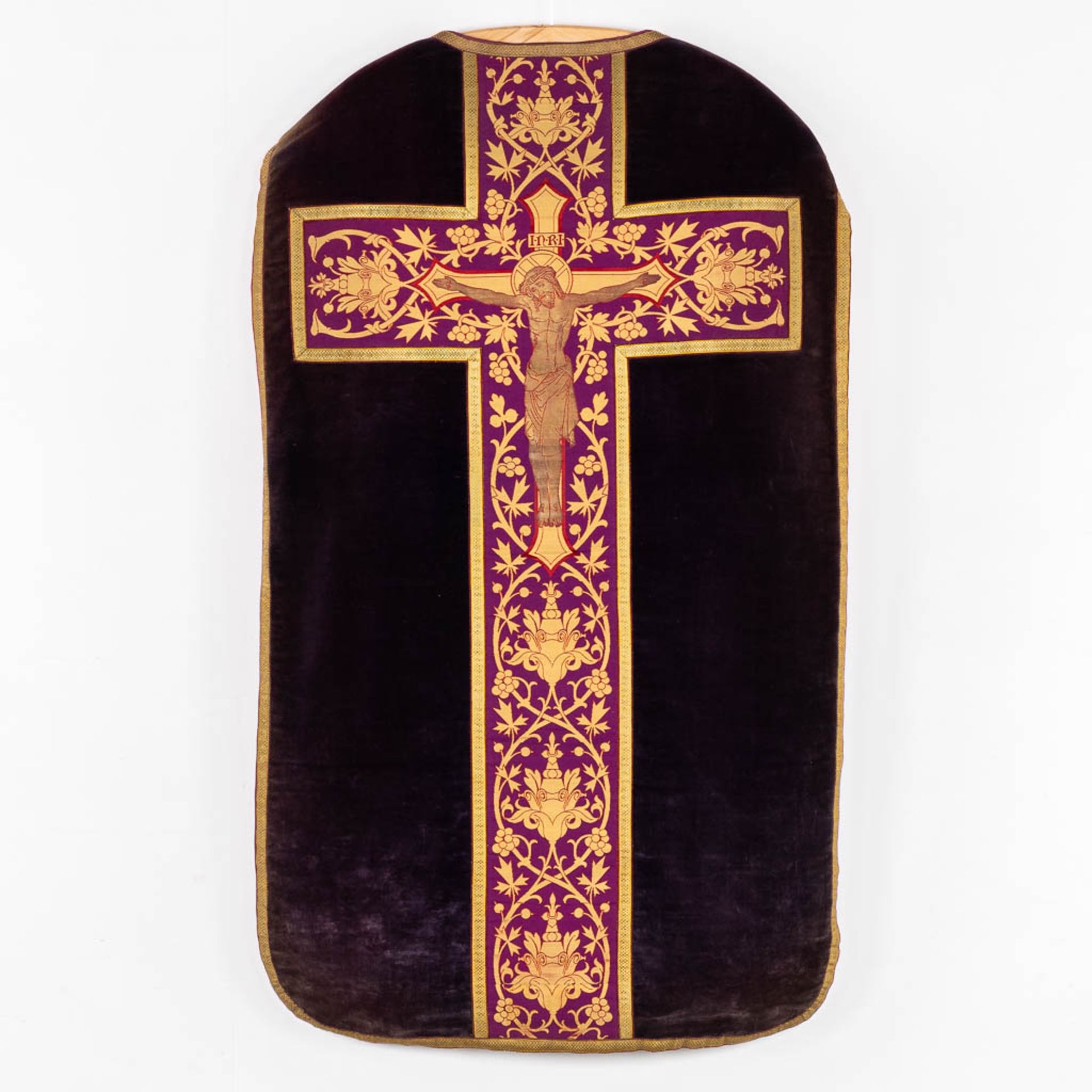 A Cope, Chasuble and Roman Chasuble, Stola with Embroideries. - Bild 7 aus 21