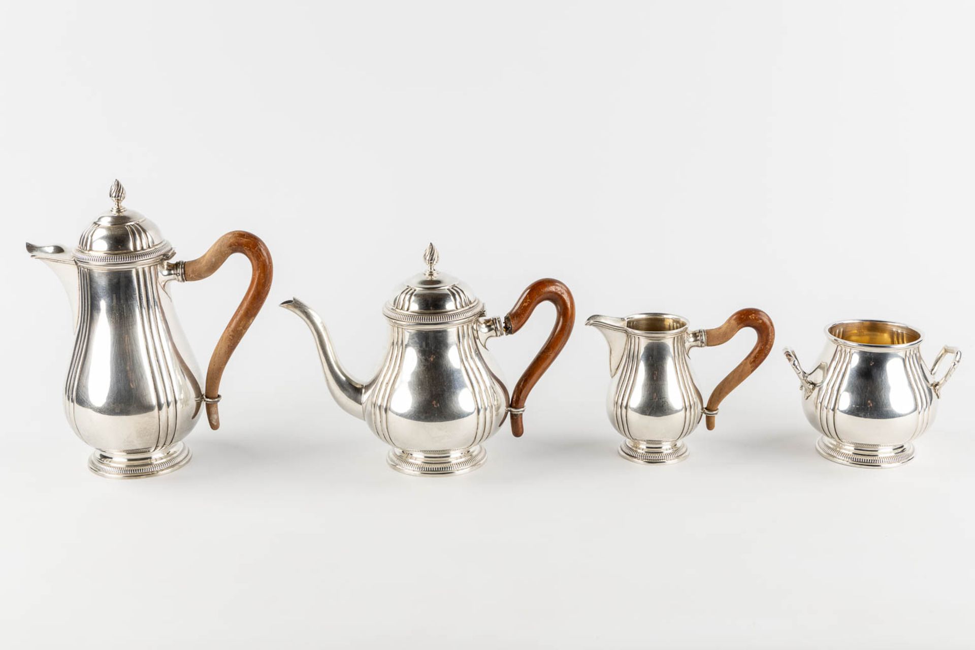 A 4-piece coffee and tea service, silver, 800/1000. 2,276kg. (L: 12,5 x W:21,5 x H:26 cm) - Bild 4 aus 11