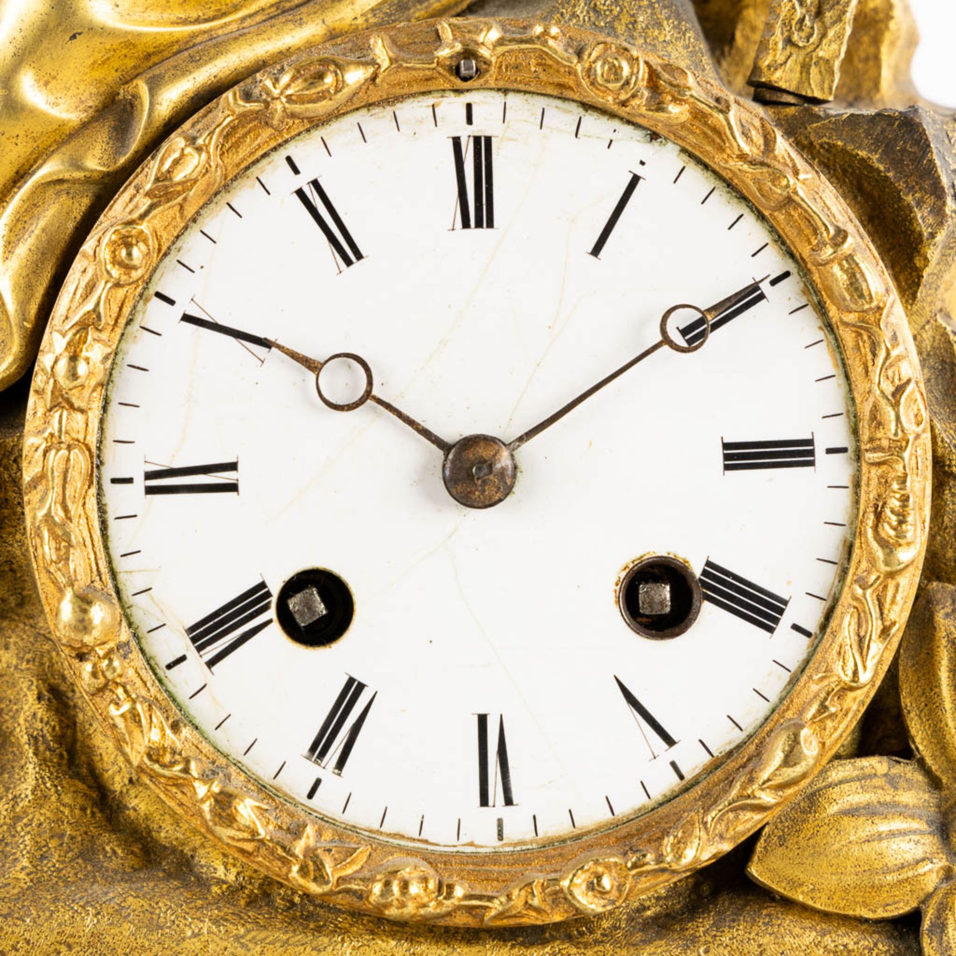 A mantle clock with a religious scène, gilt bronze in a Louis Philippe style. 19th C. (L:10 x W:30 x - Image 8 of 10