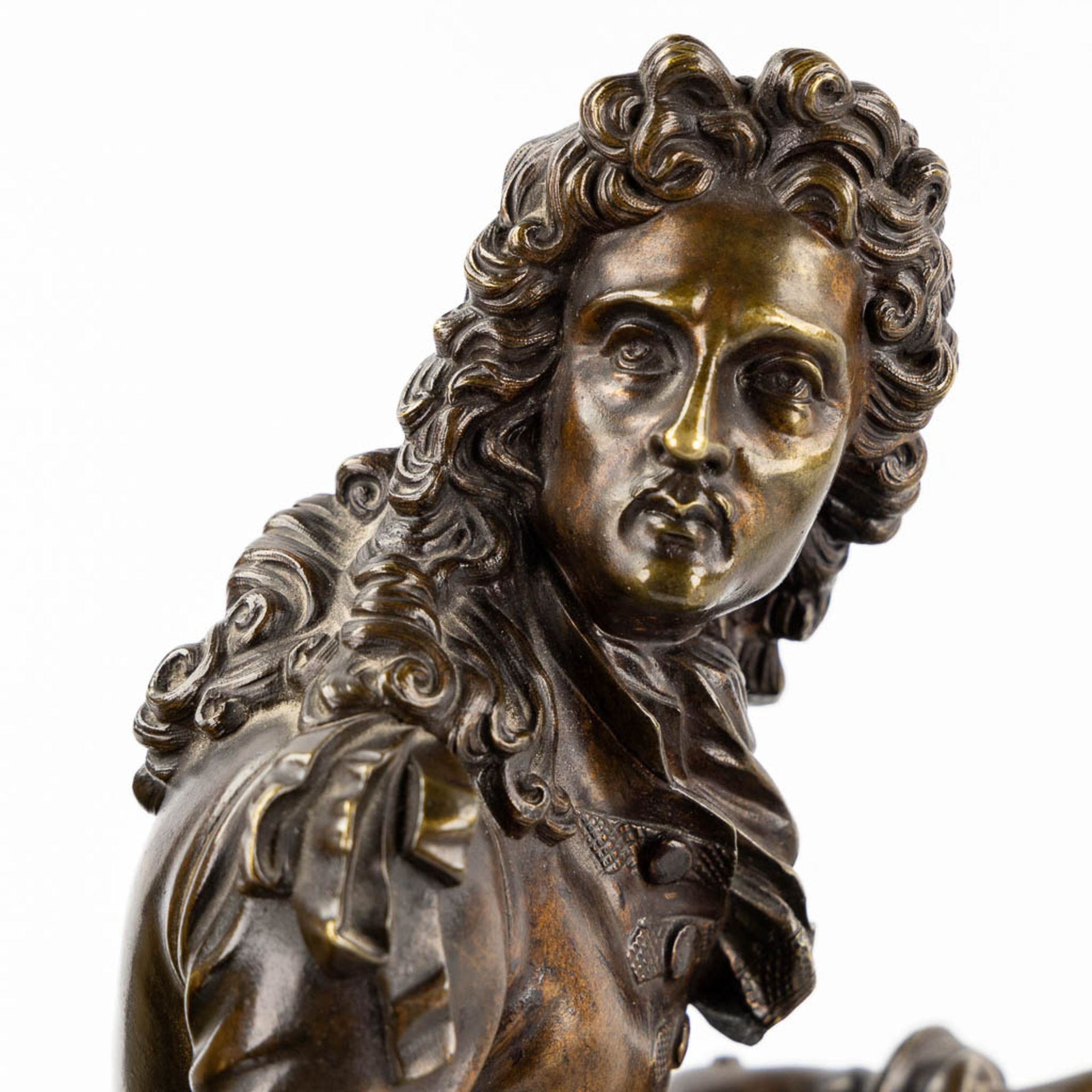 Pascal Collasse, a patinated and gilt bronze figurine. Circa 1900. (L:15 x W:25 x H:29 cm) - Image 8 of 13