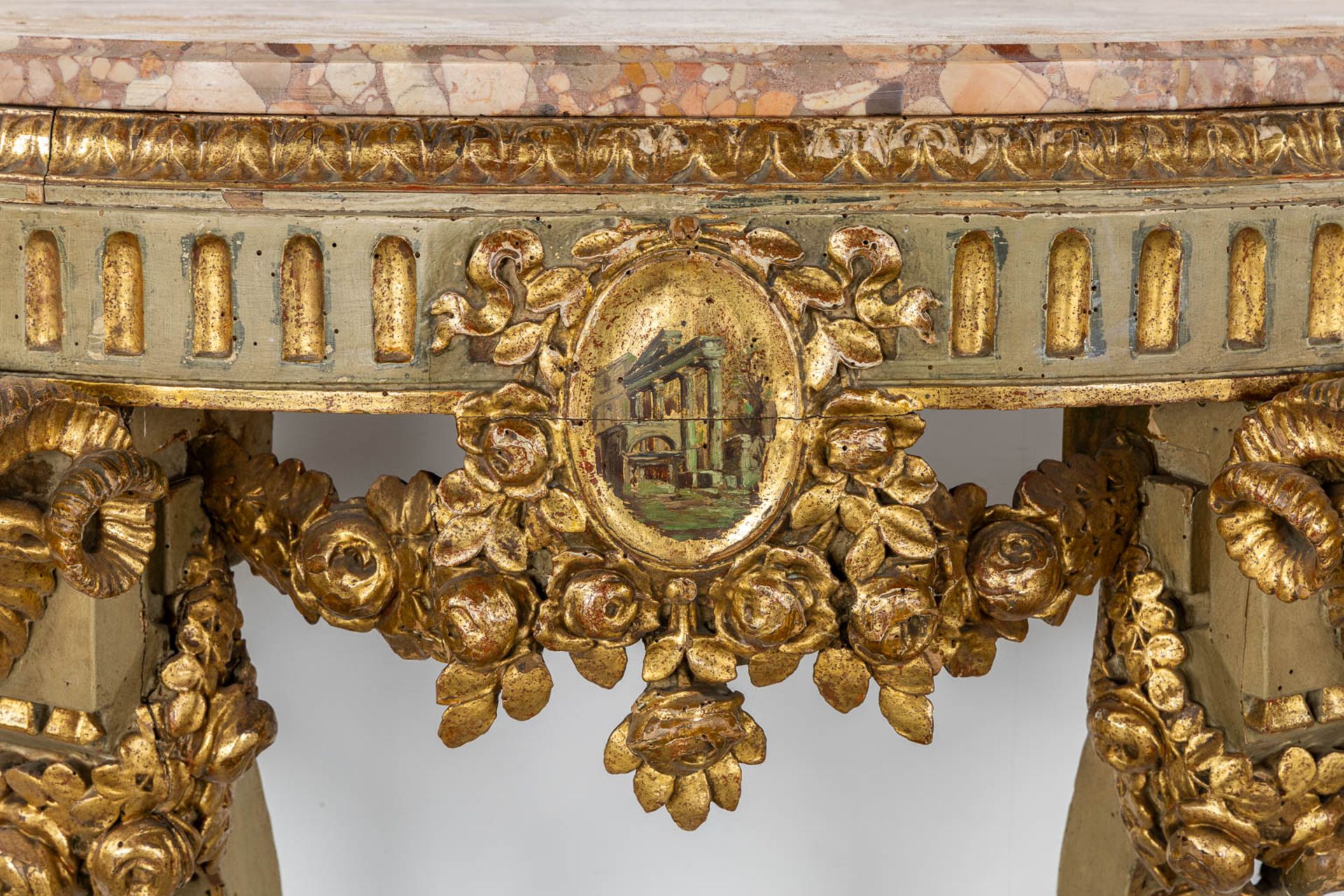 A pair of console tables with ram's heads, Louis XVI style, Italy, 19th C. (L:50 x W:110 x H:84 cm) - Image 4 of 10