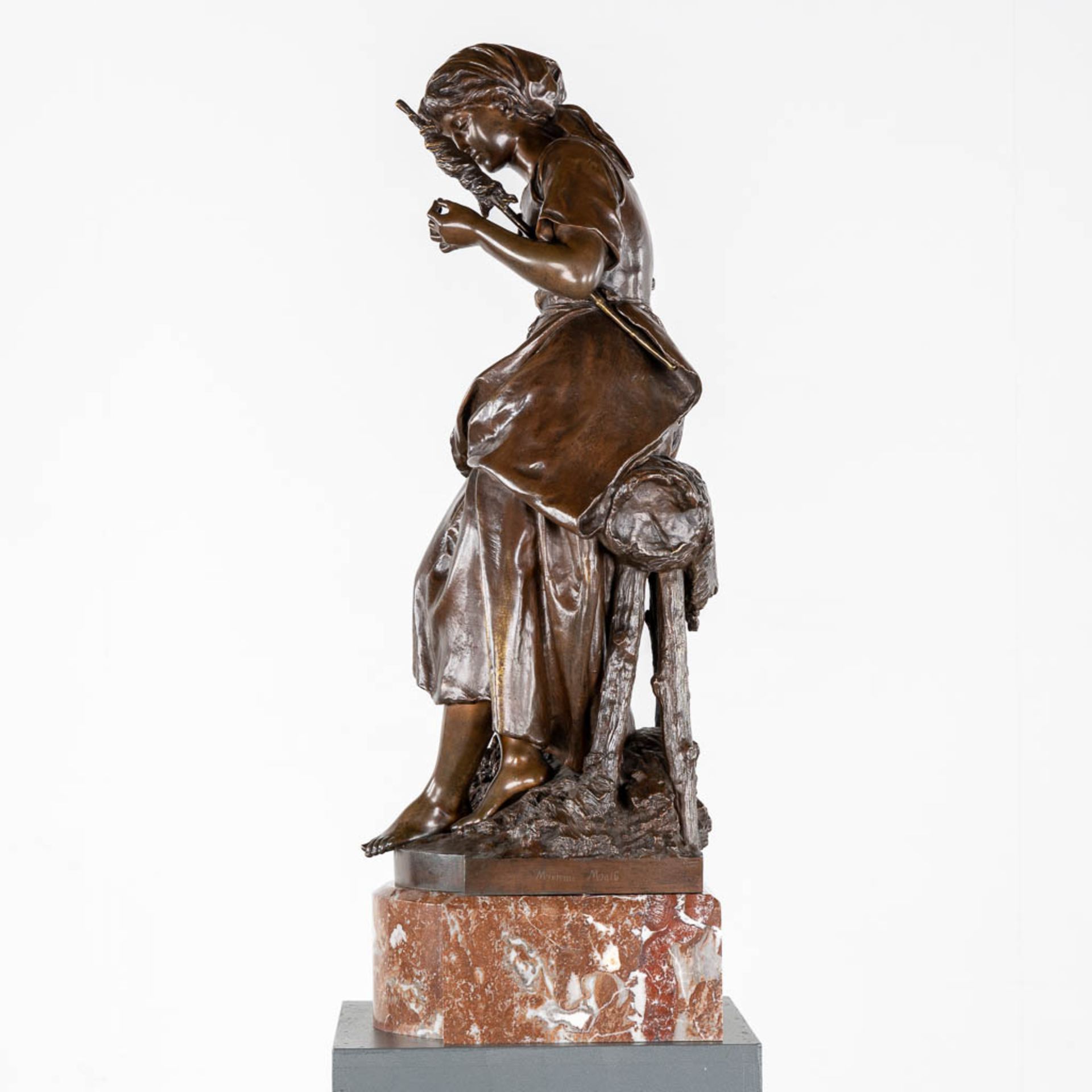 Mathurin MOREAU (1822-1912) 'The Spinner' patinated bronze. (L:26 x W:29 x H:73 cm) - Bild 4 aus 9