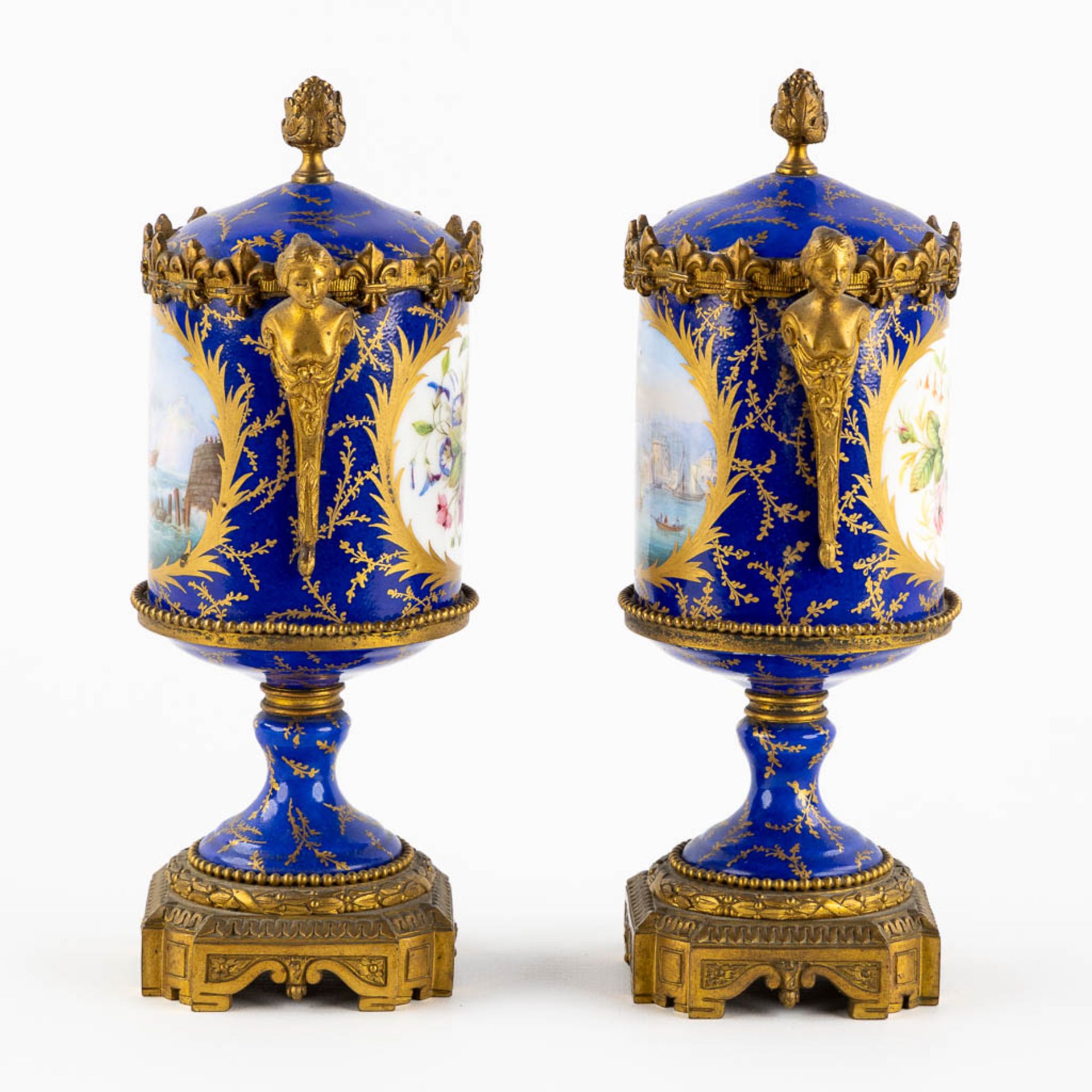 Sèvres, a pair of kobalt blue vases with a lid, decorated with a seascape. 19th C. (L:8 x W:11 x H:2 - Image 6 of 14