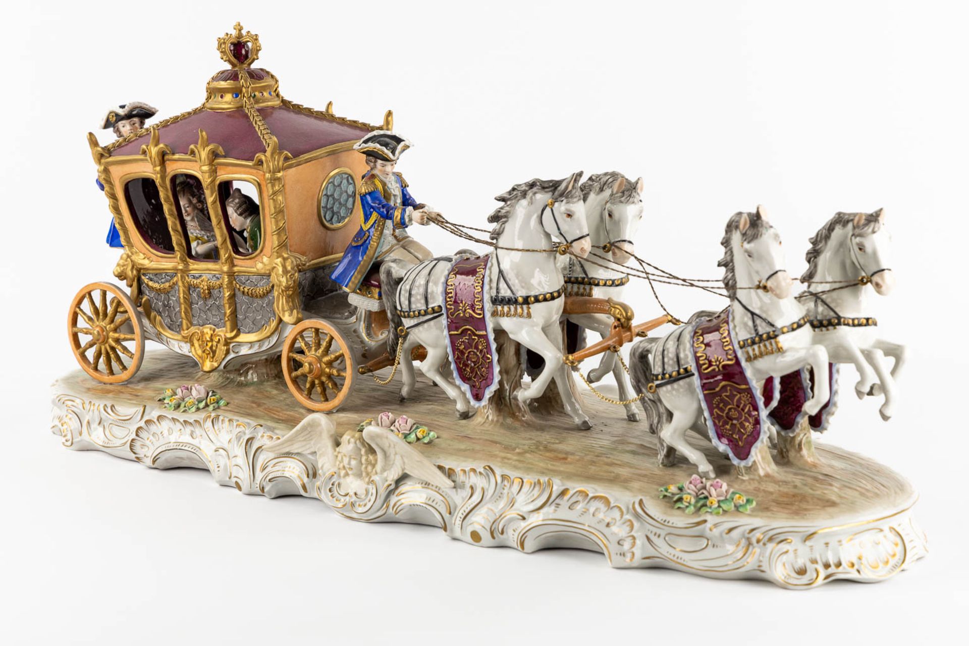Sitzendorf, a large horse-drawn carriage, polychrome porcelain. (L:28 x W:74 x H:33 cm) - Bild 4 aus 15