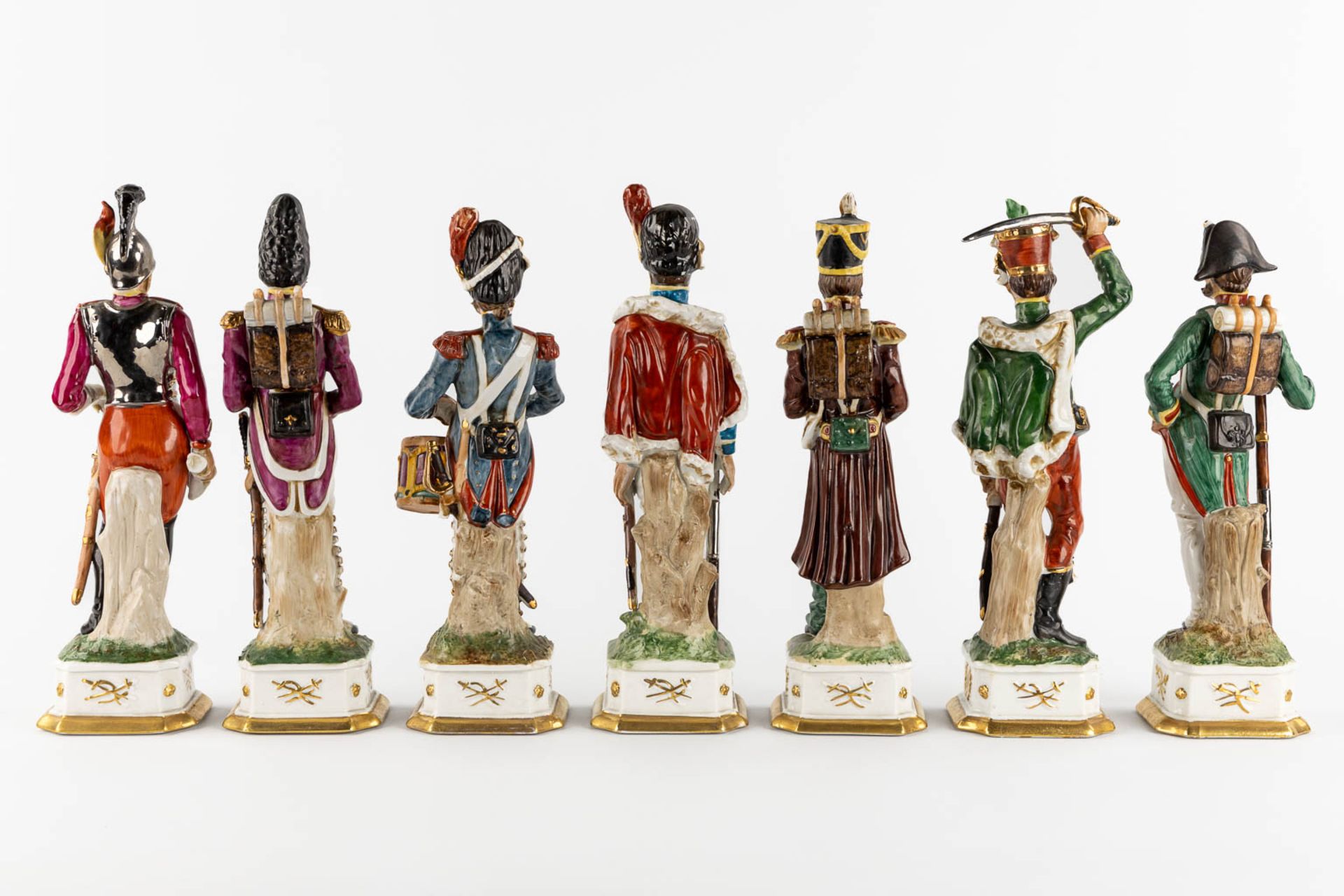 Napoleon Bonaparte and the generals, 14 figurines. Polychrome porcelain. (H:32 cm) - Bild 9 aus 11