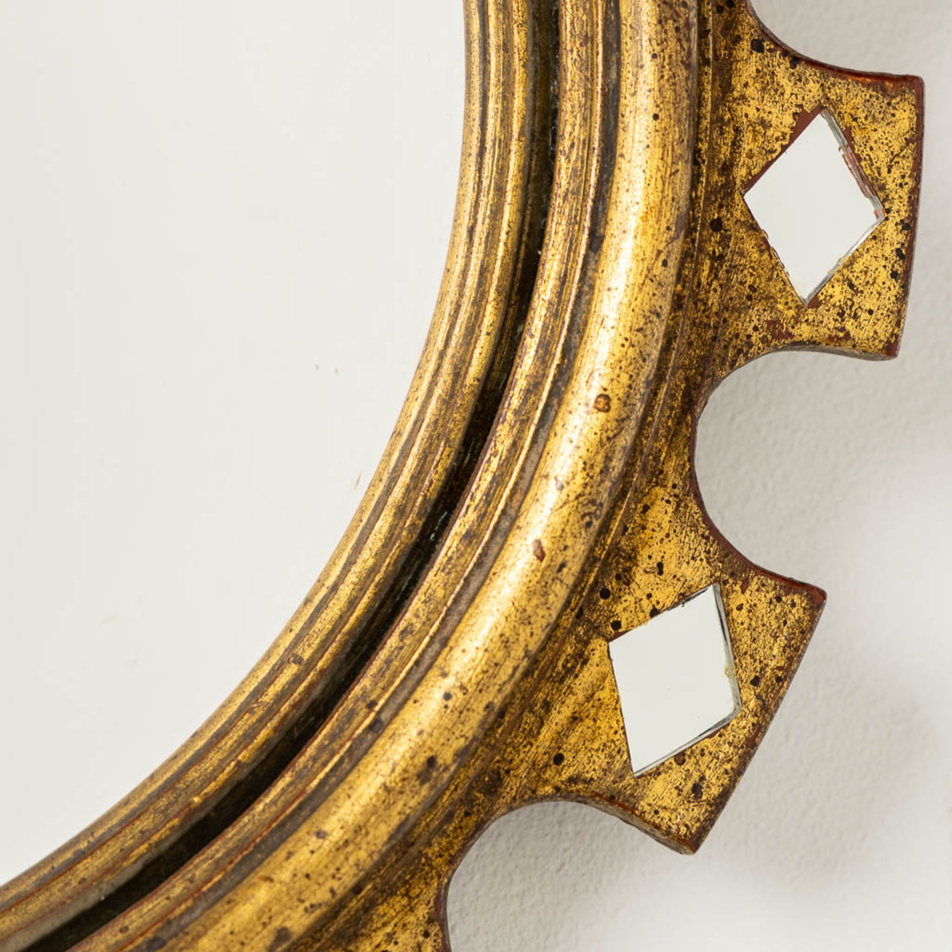 A mid-century sunburst mirror, sculptured wood inlaid with glass diamond shapes. (D:33 cm) - Image 3 of 6