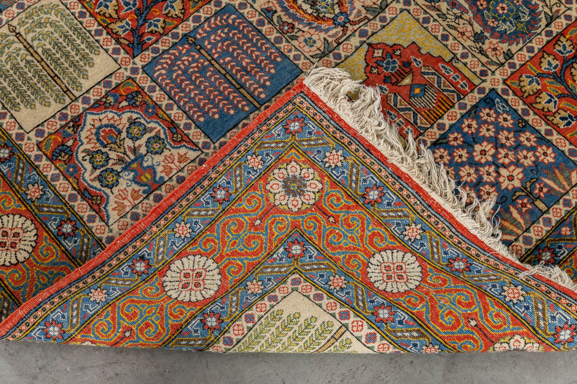 An Oriental hand-made carpet, Ghoum. (L:202 x W:135 cm) - Bild 6 aus 6