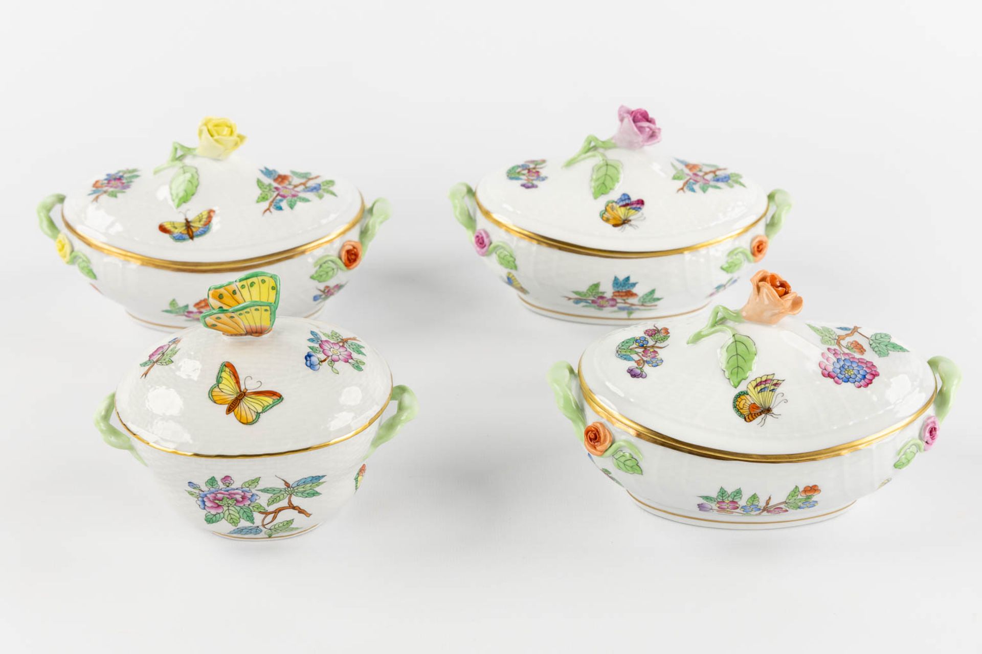 Herend, 7 pots with a lid, polychrome porcelain with a hand-painted decor. (H:10,5 x D:17 cm) - Image 10 of 12