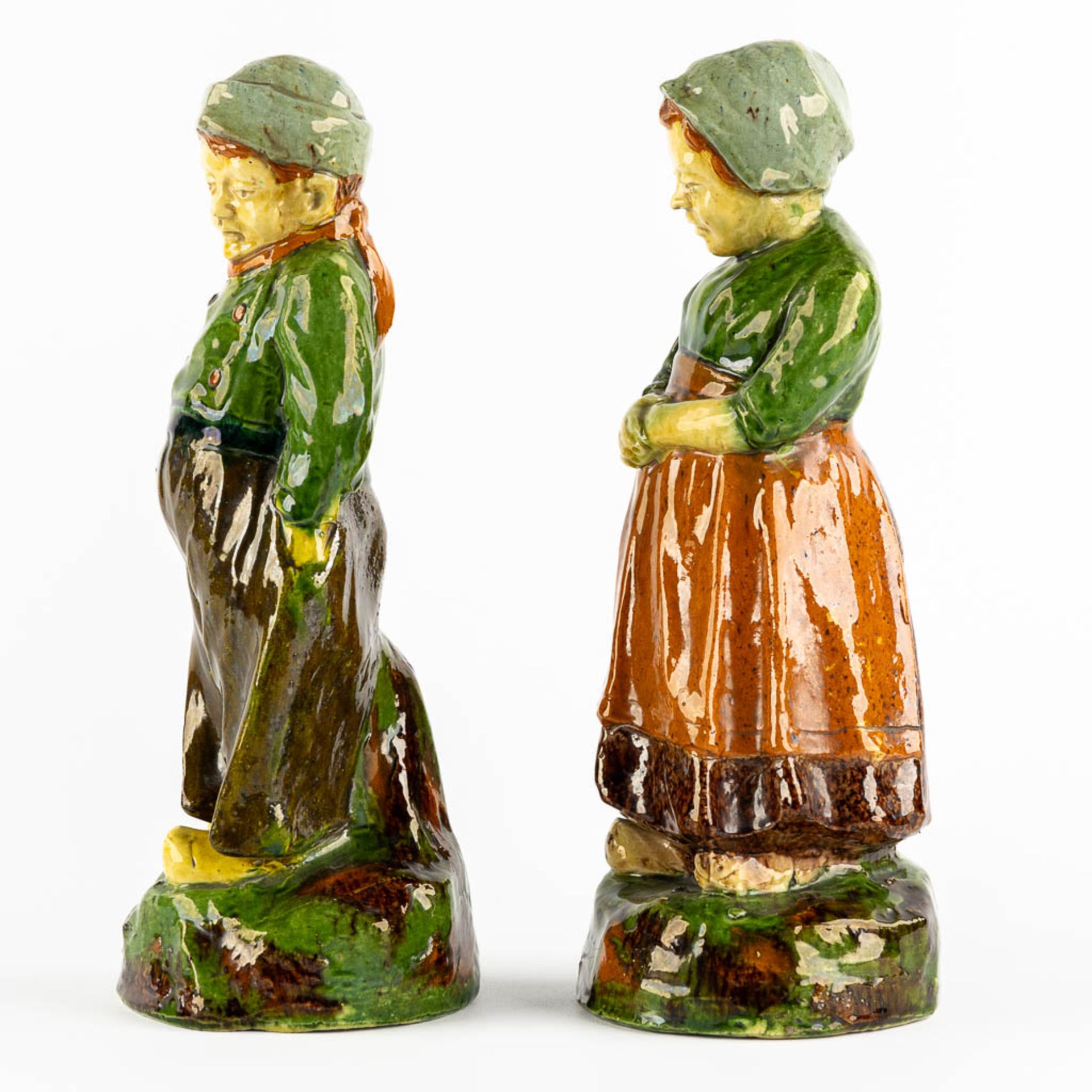 Figurine of a Man and Woman, Flemish Earthenware, possibly Caessens. Circa 1900. (H:32 x D:12 cm) - Image 6 of 9