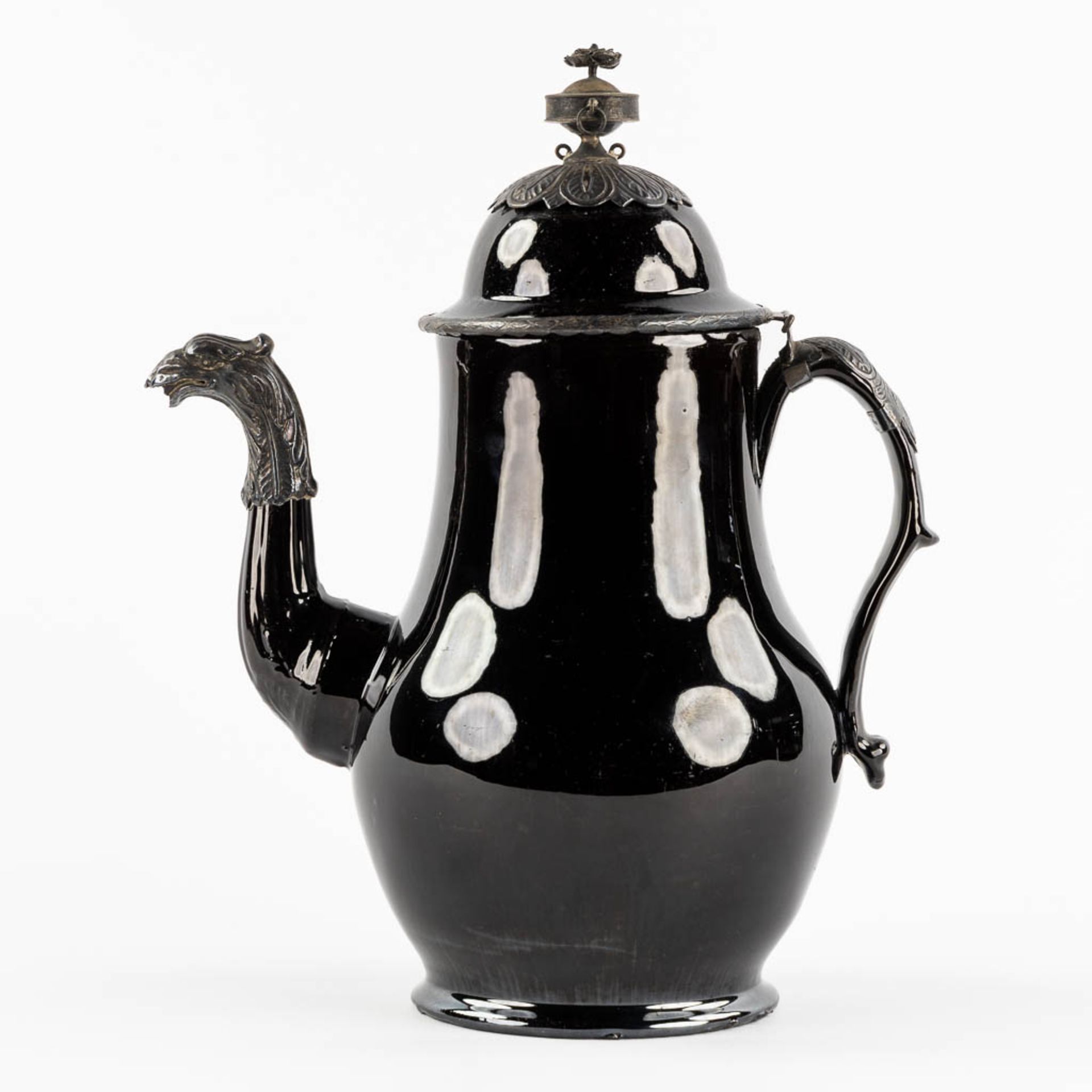 A coffe pot, glazed stoneware mounted with silver. Namur, Belgium, 18th C. (L:16 x W:24 x H:30 cm) - Bild 4 aus 12