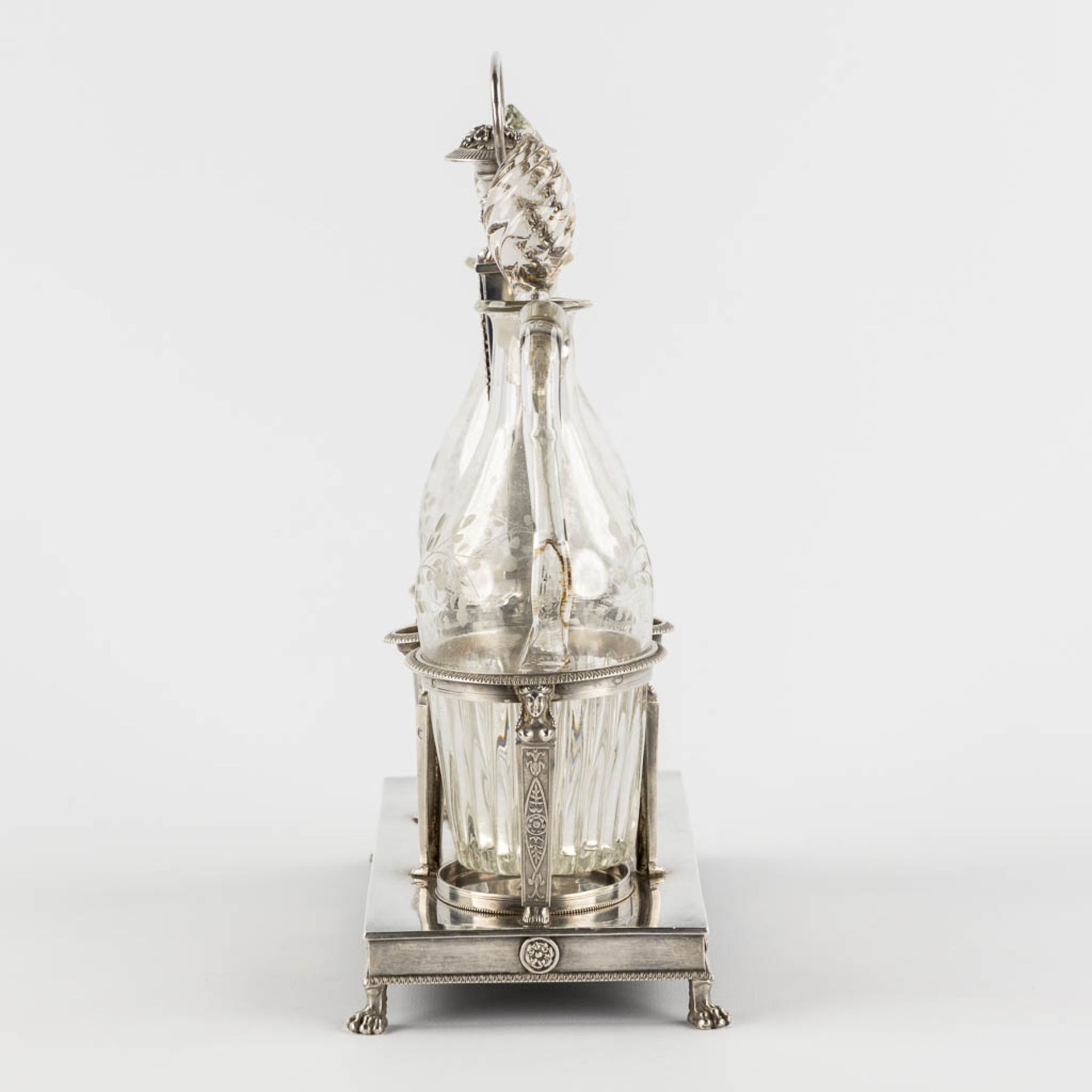 An oil and vinegar set, silver, Paris, France, 950/1000. Empire period, 1809-1819. (L:11 x W:23 x H: - Bild 4 aus 14