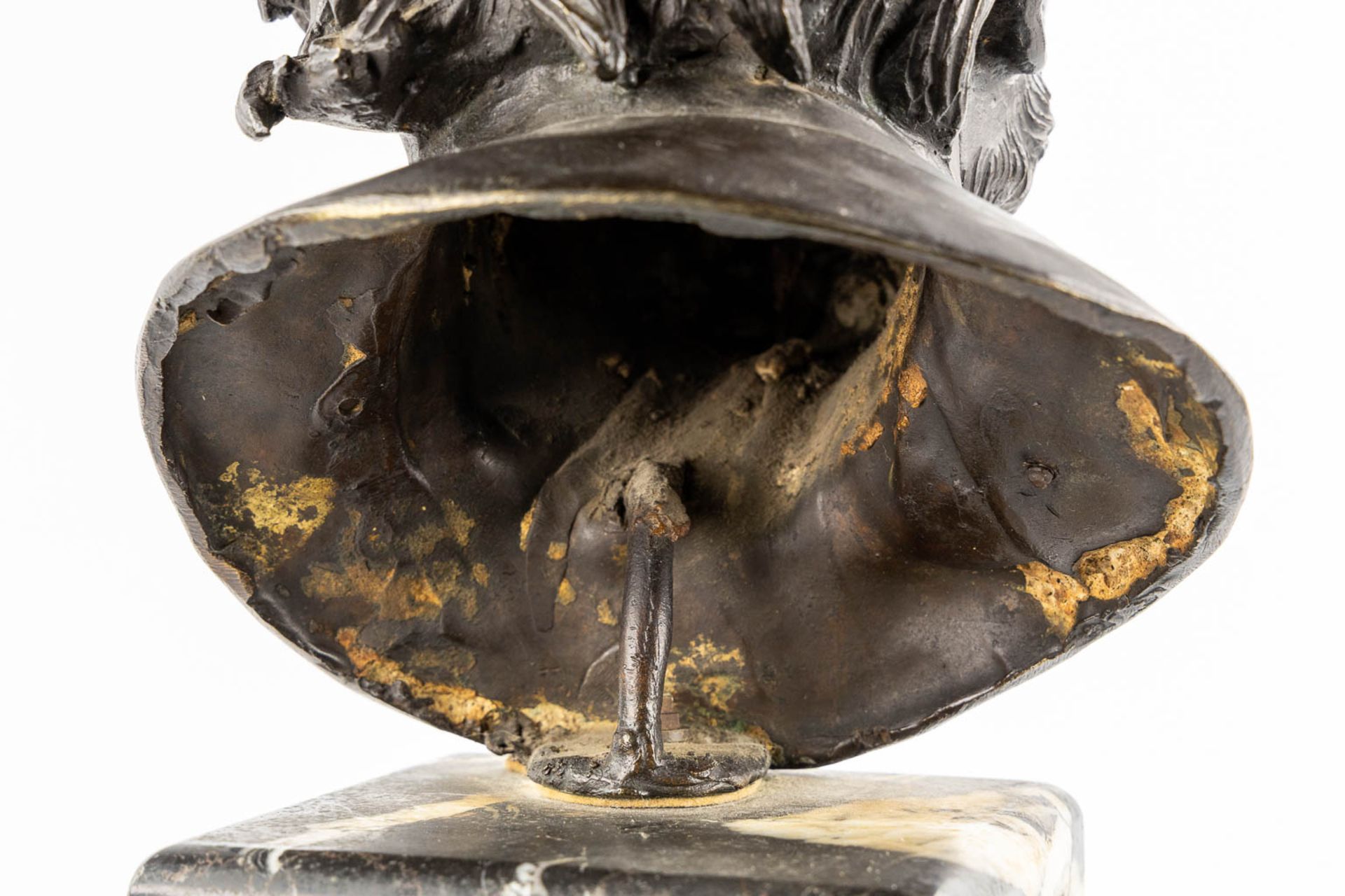 Bust of 'Pseudo-Seneca', patinated bronze mounted on a marble base. 19th C. (L:20 x W:18,5 x H:26 cm - Bild 9 aus 9