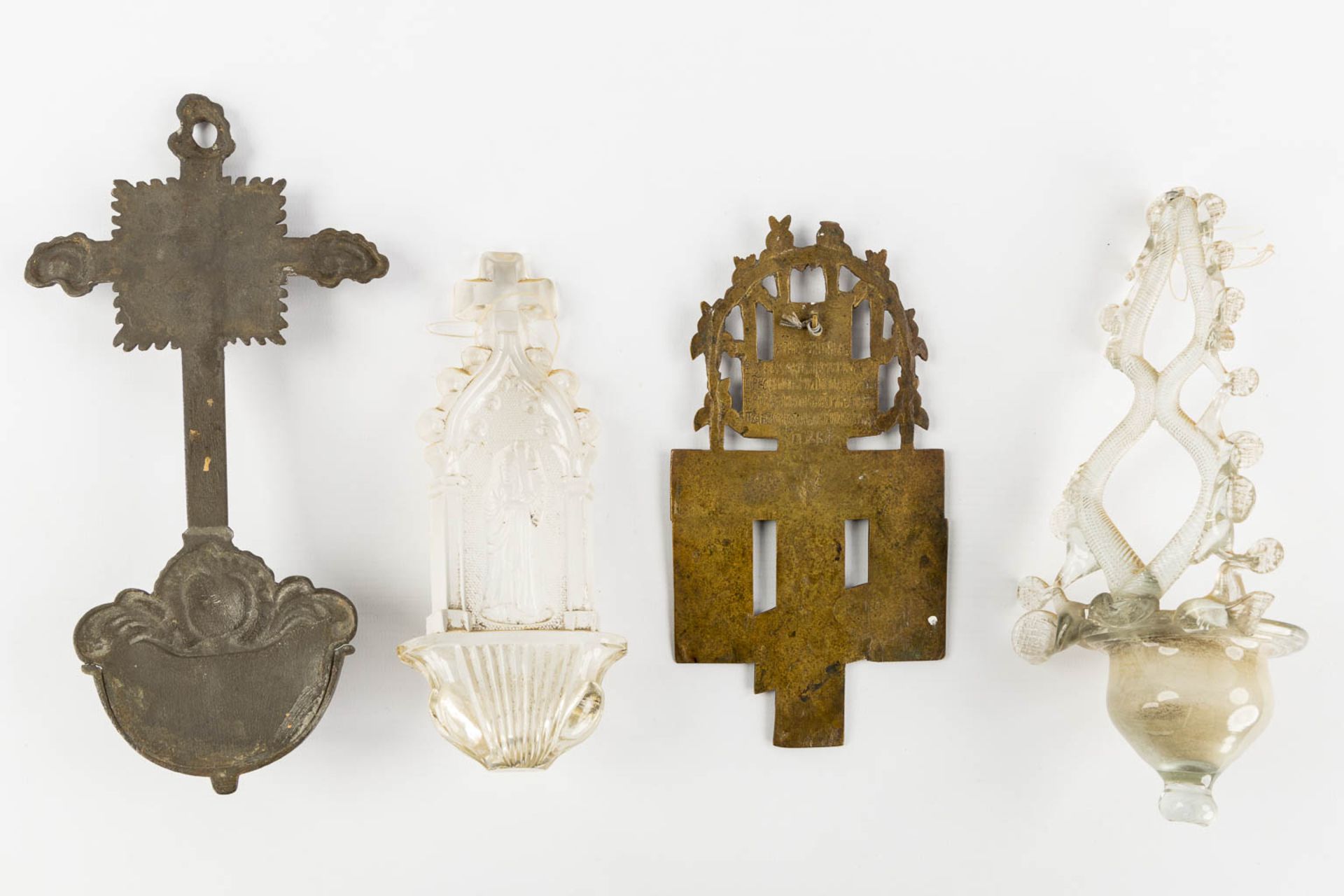 20 pieces of holy water fonts and a crucifix. Pewter, glass, Tin and Copper. 18th and 19th C. (W:17, - Bild 4 aus 10