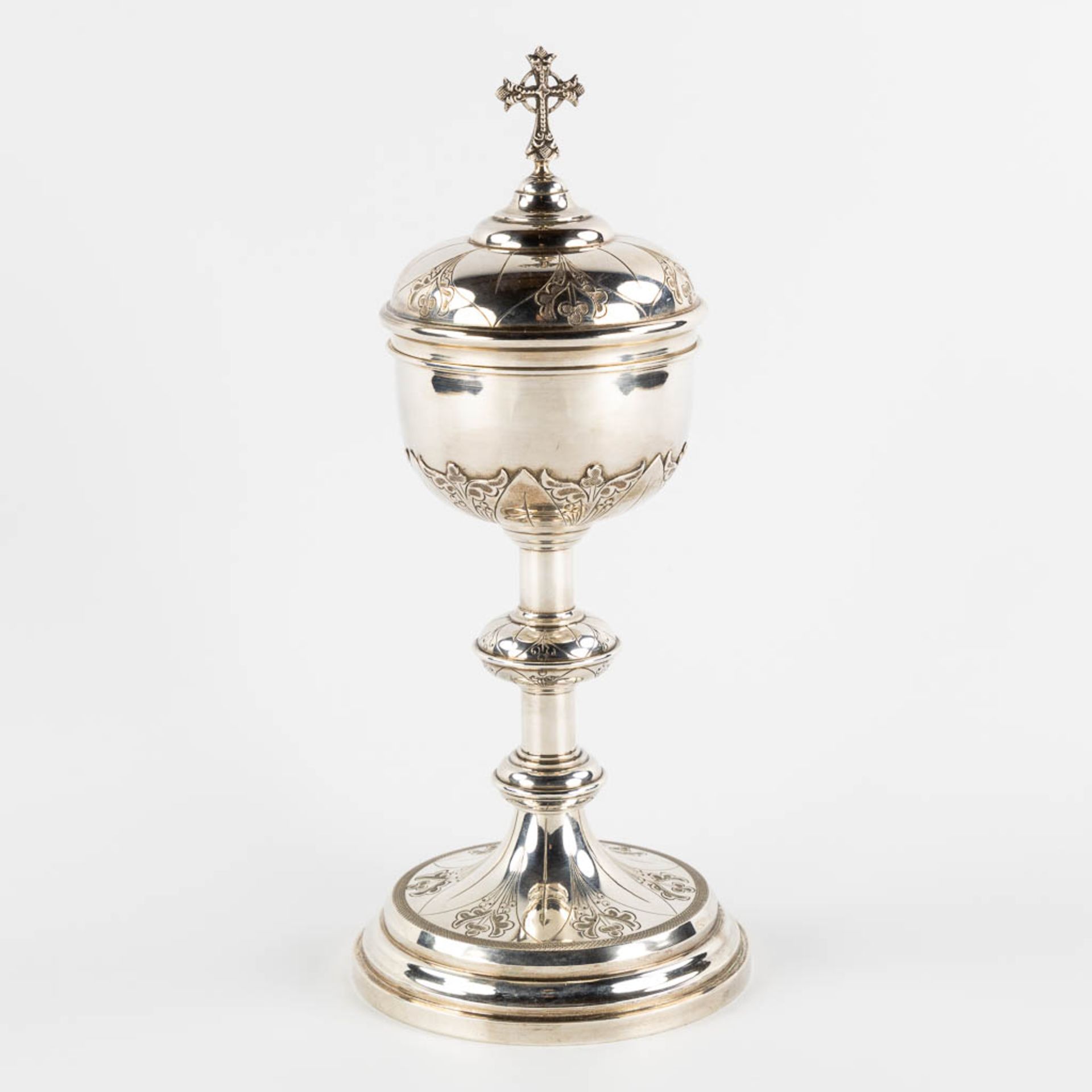 A Ciboria, silver. Probably Belgian, Circa 1900. (H:30 x D:13,5 cm)