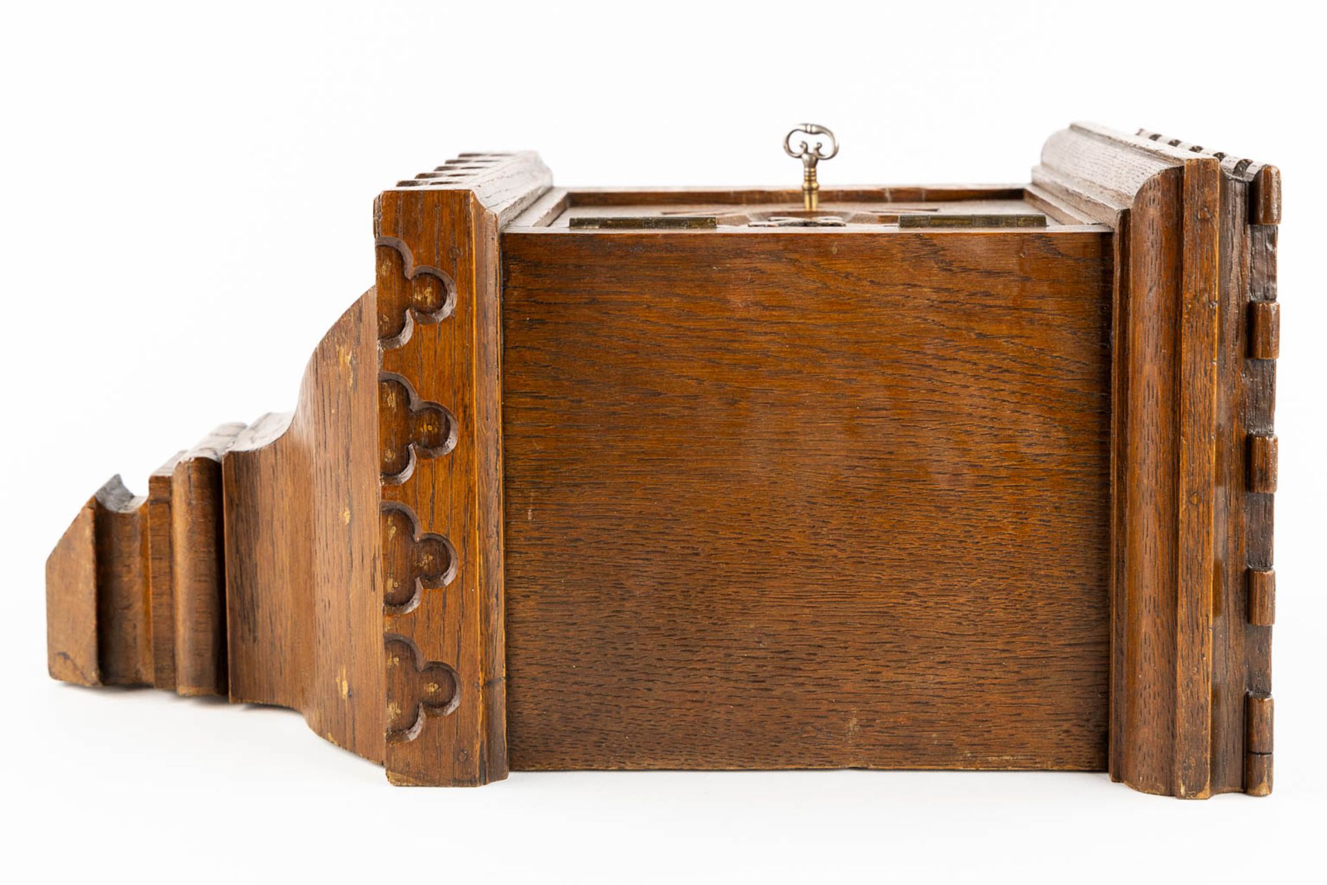 An Offertory or Poor box, sculptured oak, gothic revival. (L:20 x W:27 x H:42 cm) - Image 8 of 11