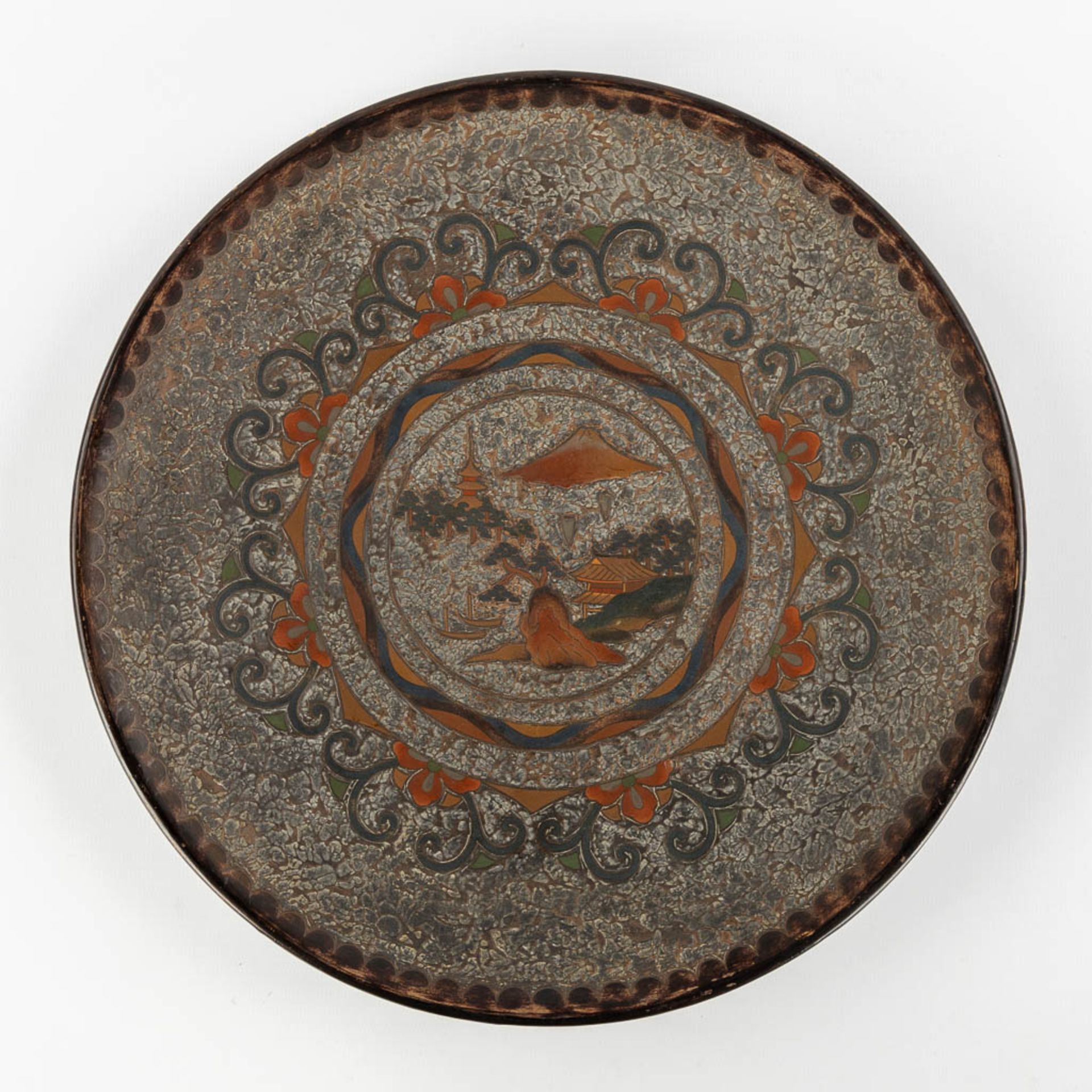 A Japanese vase and plate, stoneware inlaid with copper. Circa 1920. (H:22 x D:31 cm) - Image 15 of 19