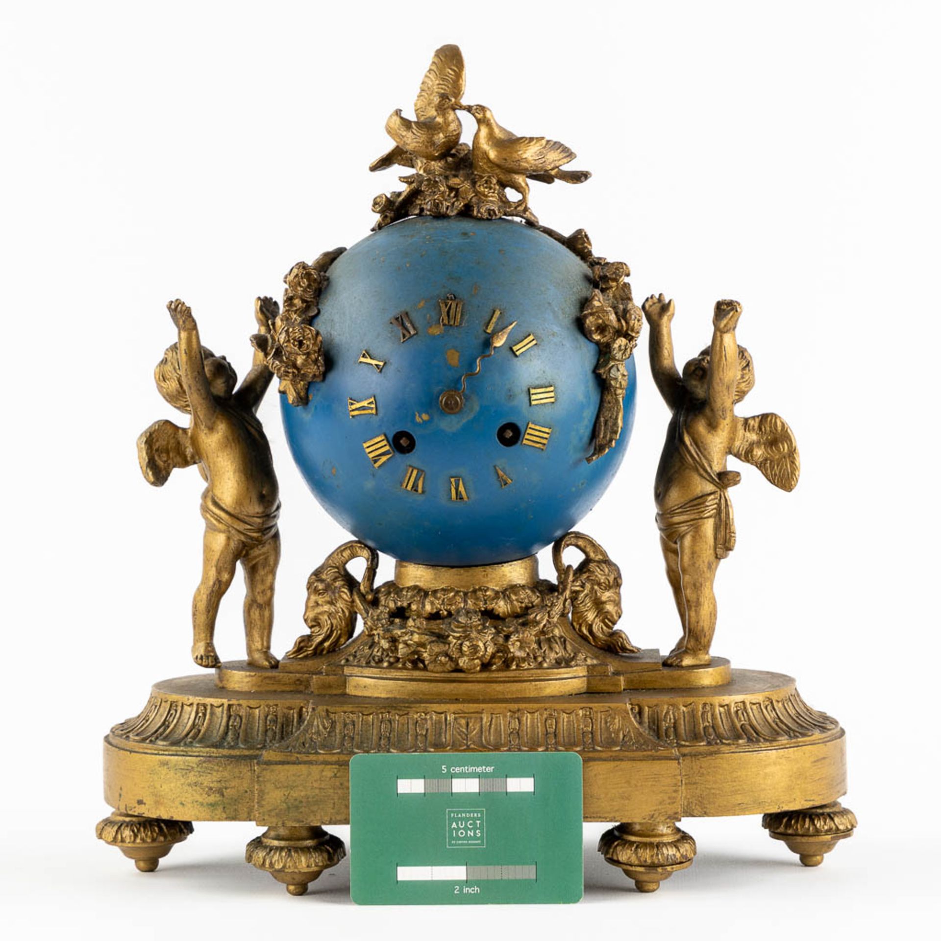 A mantle clock, blue lacquered brass, decorated with rams and children. France, 19th C. (L:15 x W:30 - Bild 2 aus 12