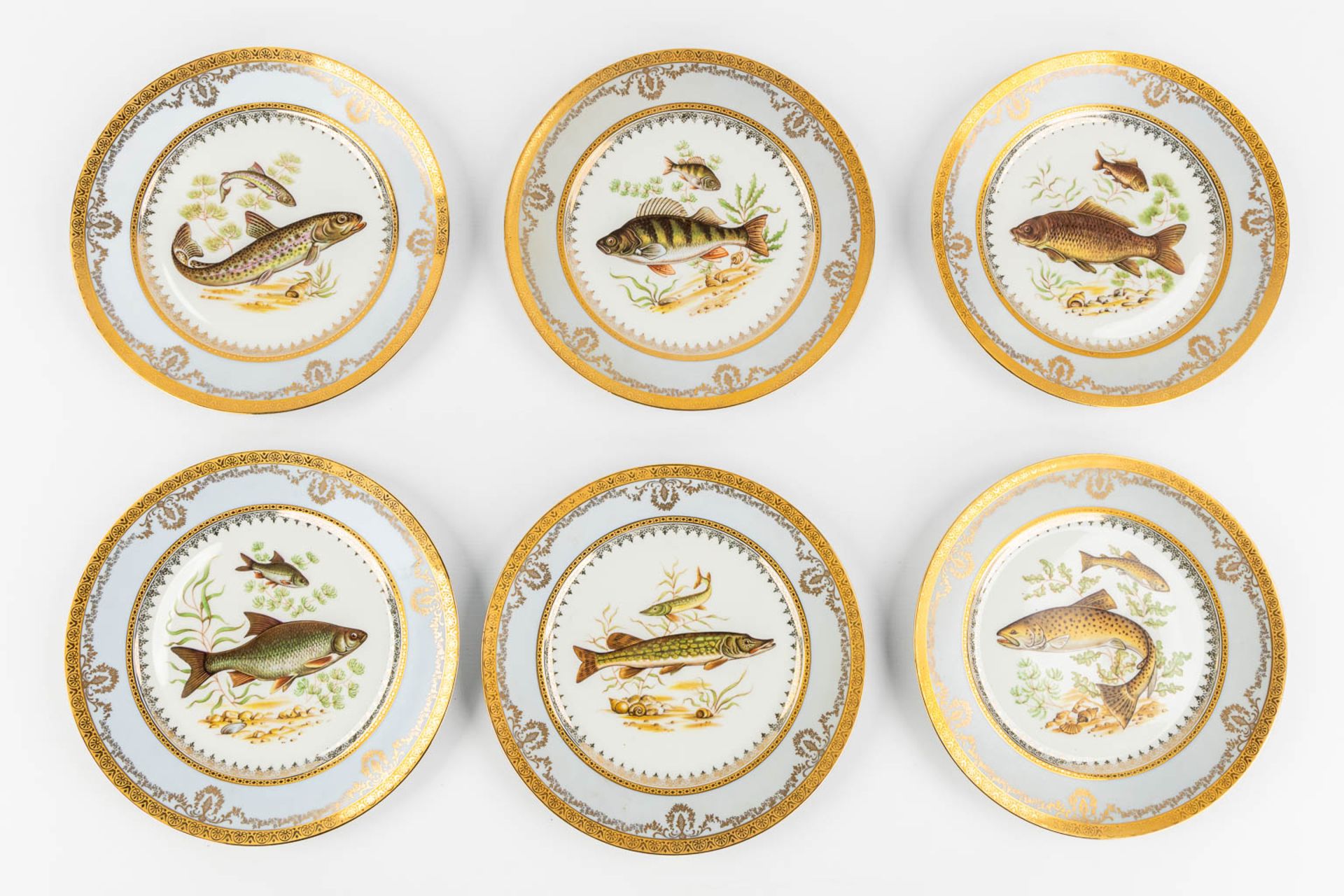 Salmon & Cie, Limoges, a large 73-piece dinner, coffee and tea service with a gilt rim. (D:31 cm - Bild 23 aus 24