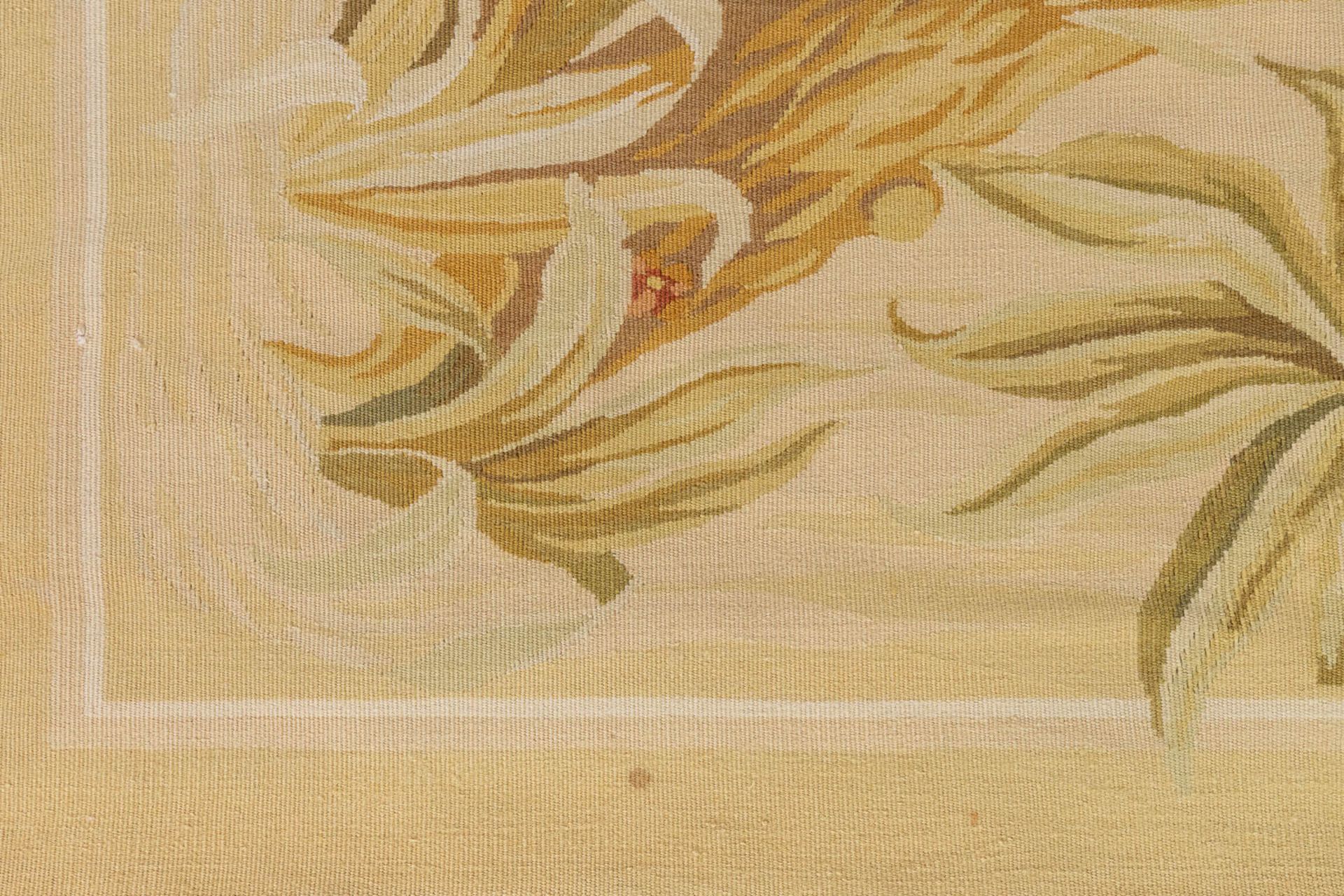 An exceptional carpet 'Aubusson'. France. (L:353 x W:270 cm) - Image 8 of 12