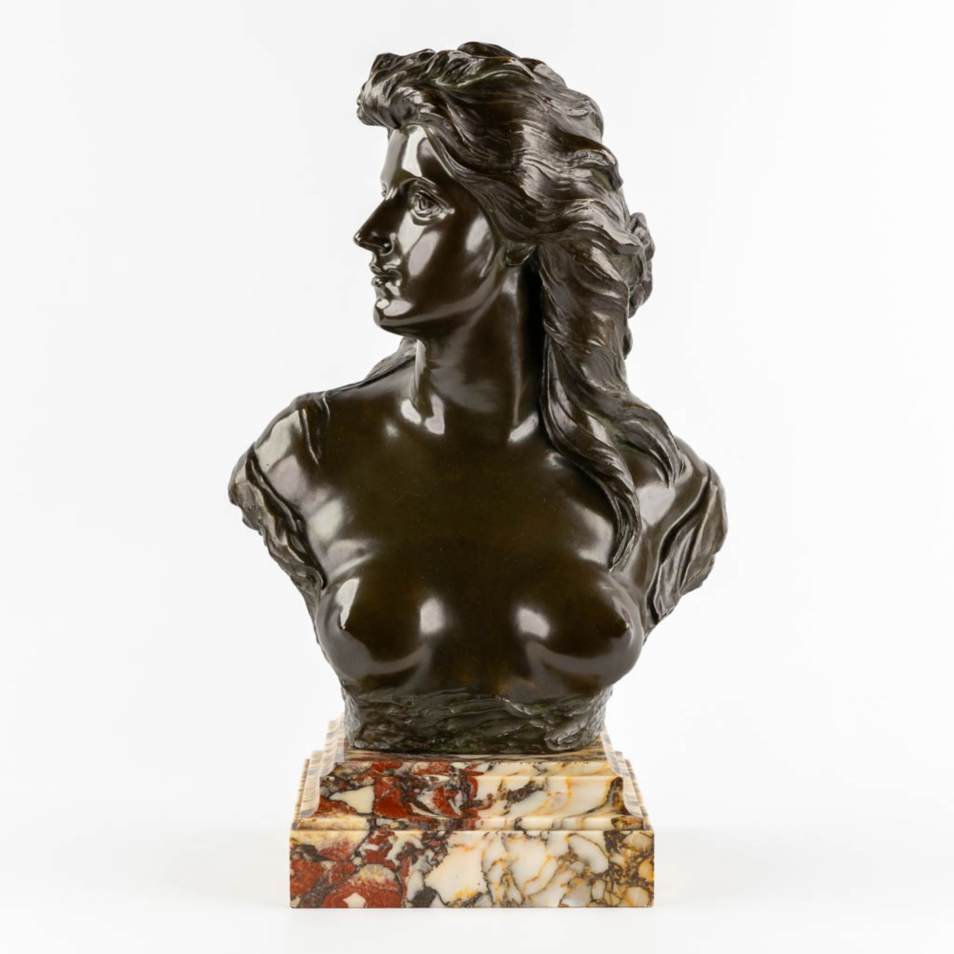 Jef LAMBEAUX (1852-1908) 'La Fierté' patinated bronze. (L:20 x W:35 x H:47 cm)