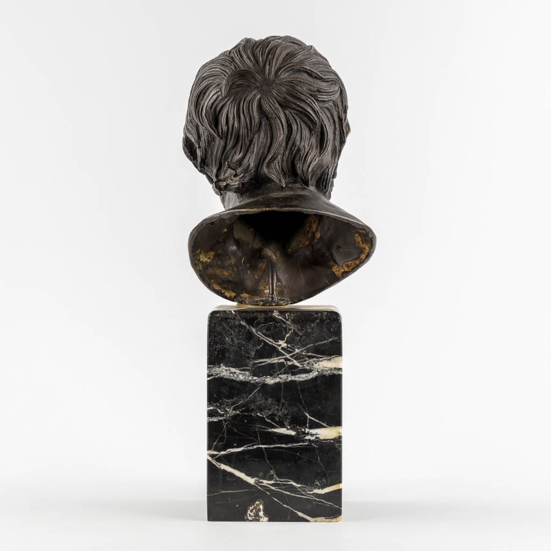 Bust of 'Pseudo-Seneca', patinated bronze mounted on a marble base. 19th C. (L:20 x W:18,5 x H:26 cm - Image 6 of 9