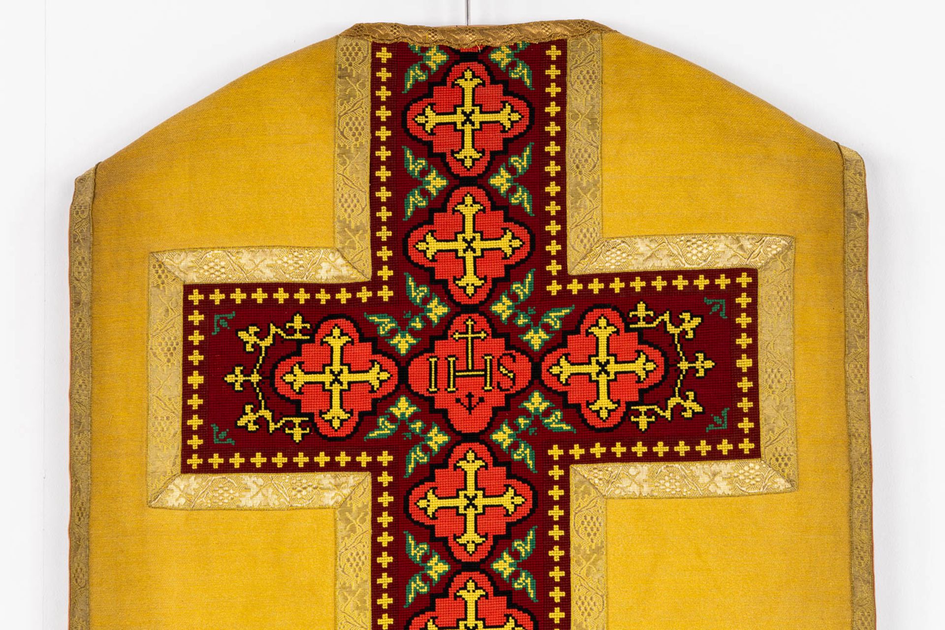 A Humeral Veil and Four Roman Chasubles, embroideries with an IHS and floral decor. - Image 20 of 29