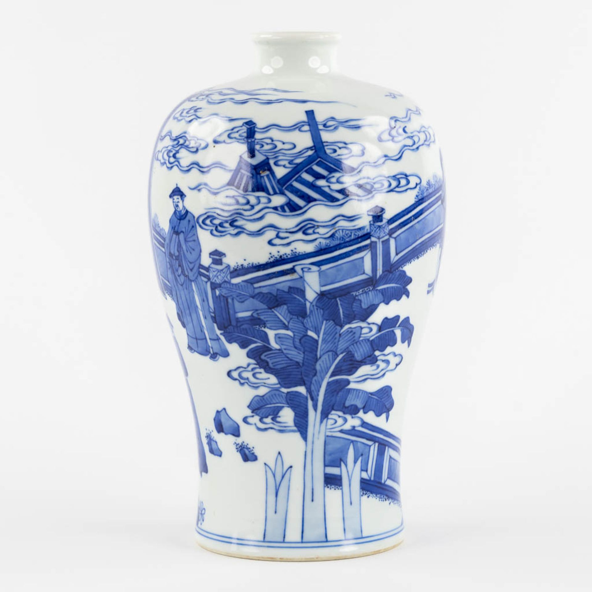 A Chinese 'Meiping' vase, blue-white decor. 20th C. (H:25 x D:15 cm) - Image 7 of 14