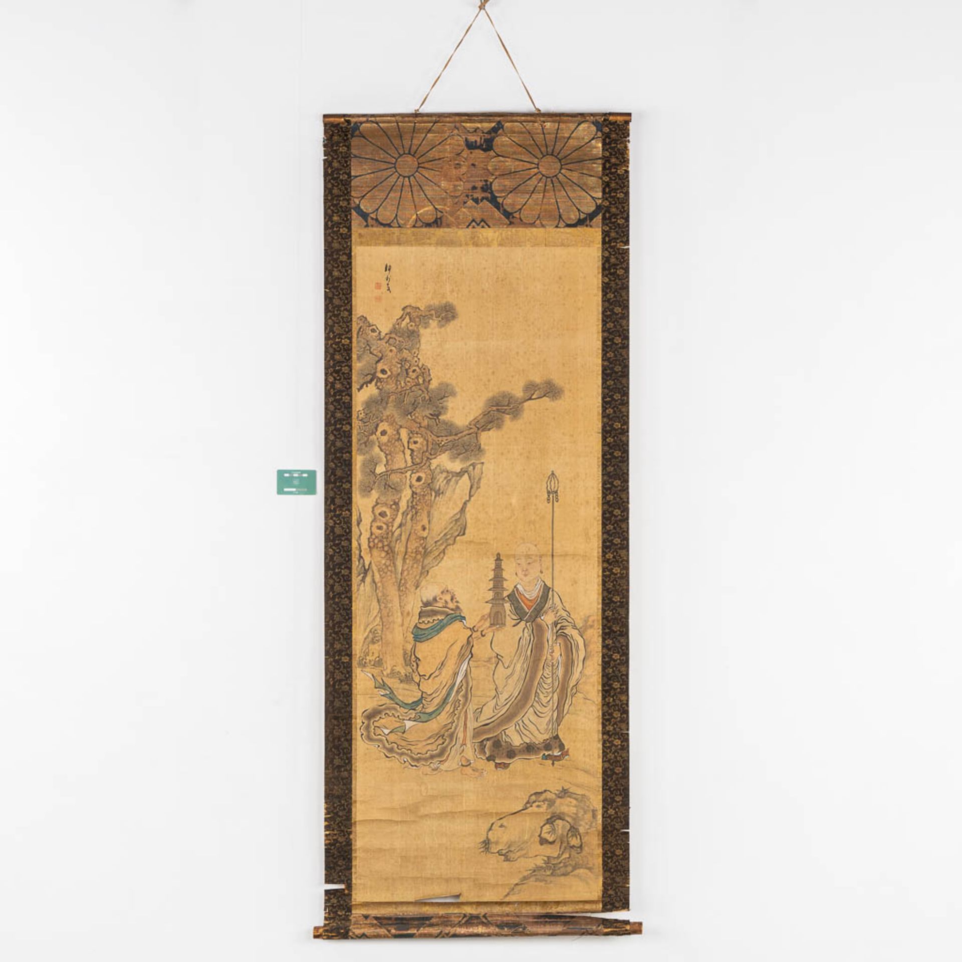 A Chinese scroll, depicting a wise man and his desciple. 19th C. (W:57 x H:180 cm) - Image 2 of 9