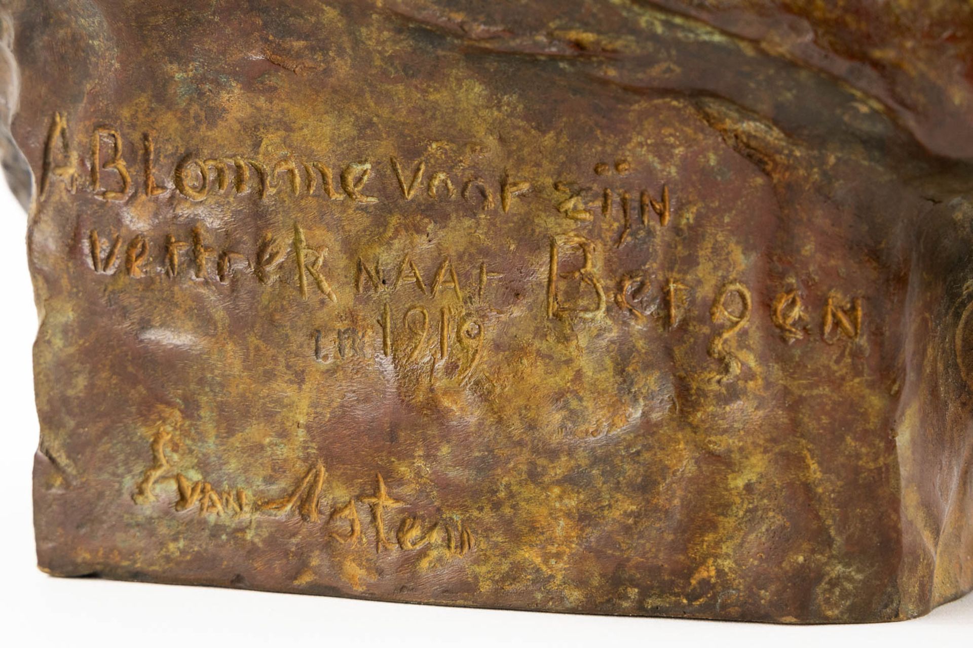 War VAN ASTEN (1888-1958) 'Buste of Alfons Blomme' patinated bronze. (L:27 x W:25 x H:40 cm) - Image 8 of 10