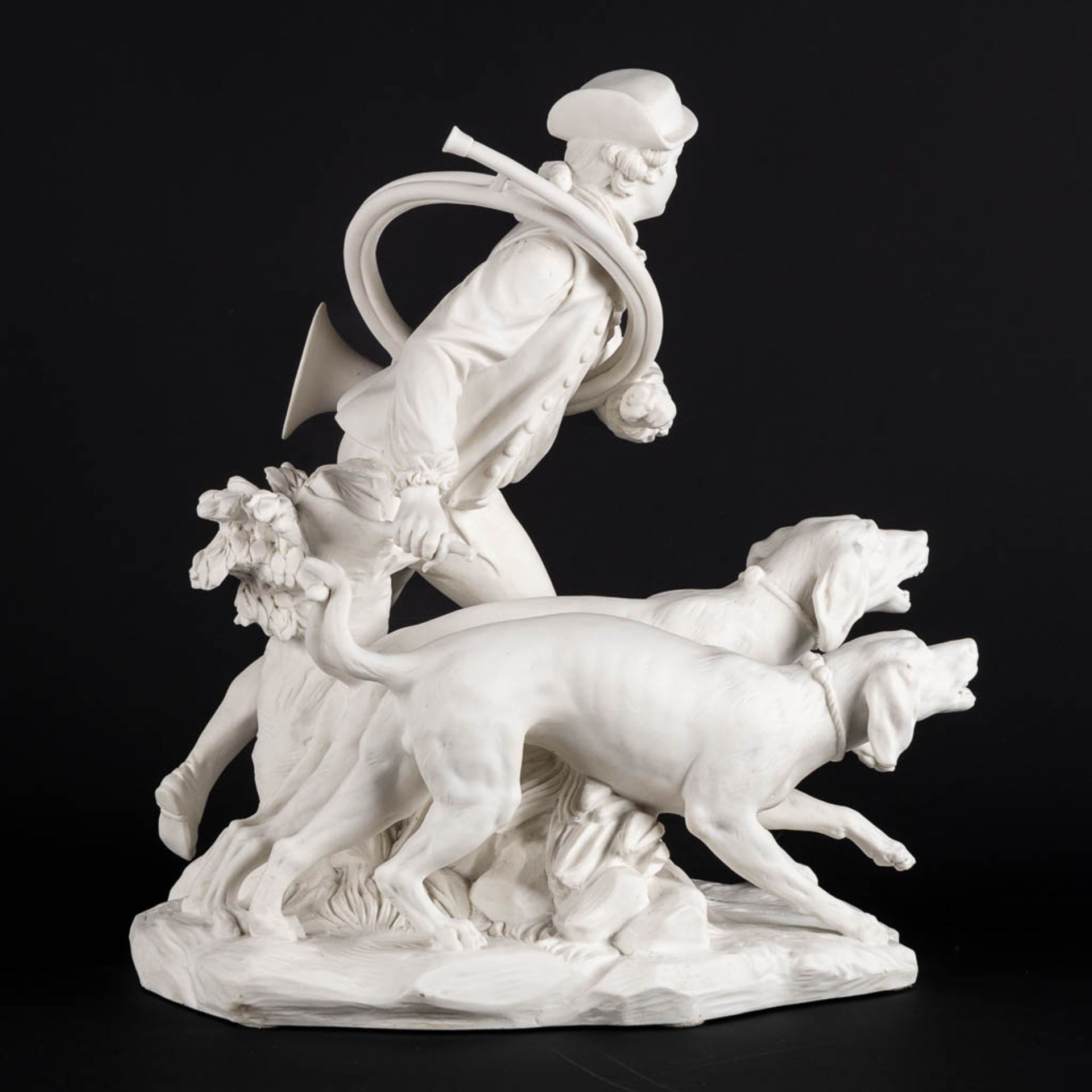 A bisque porcelain group 'The Hunt', Sèvres. 1913. (L:28 x W:34 x H:26 cm) - Image 5 of 10