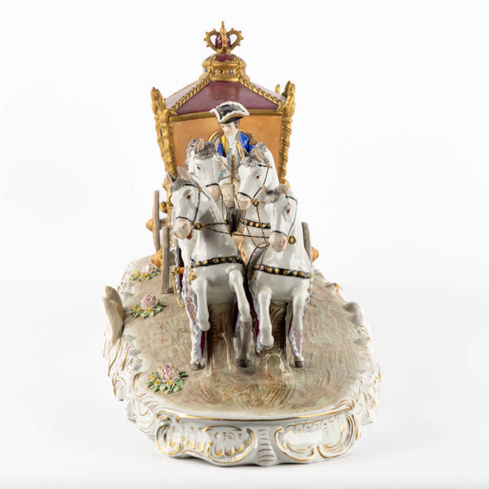 Sitzendorf, a large horse-drawn carriage, polychrome porcelain. (L:28 x W:74 x H:33 cm) - Bild 5 aus 15