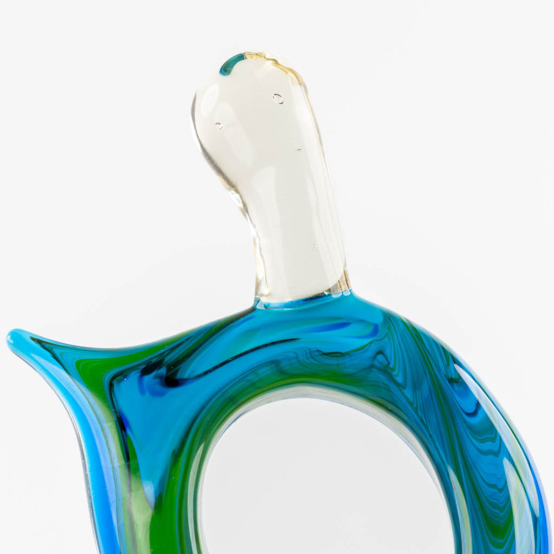 A decorative glass sculpture, Viz glass studio's. (L:10 x W:15 x H:60,5 cm) - Image 9 of 11