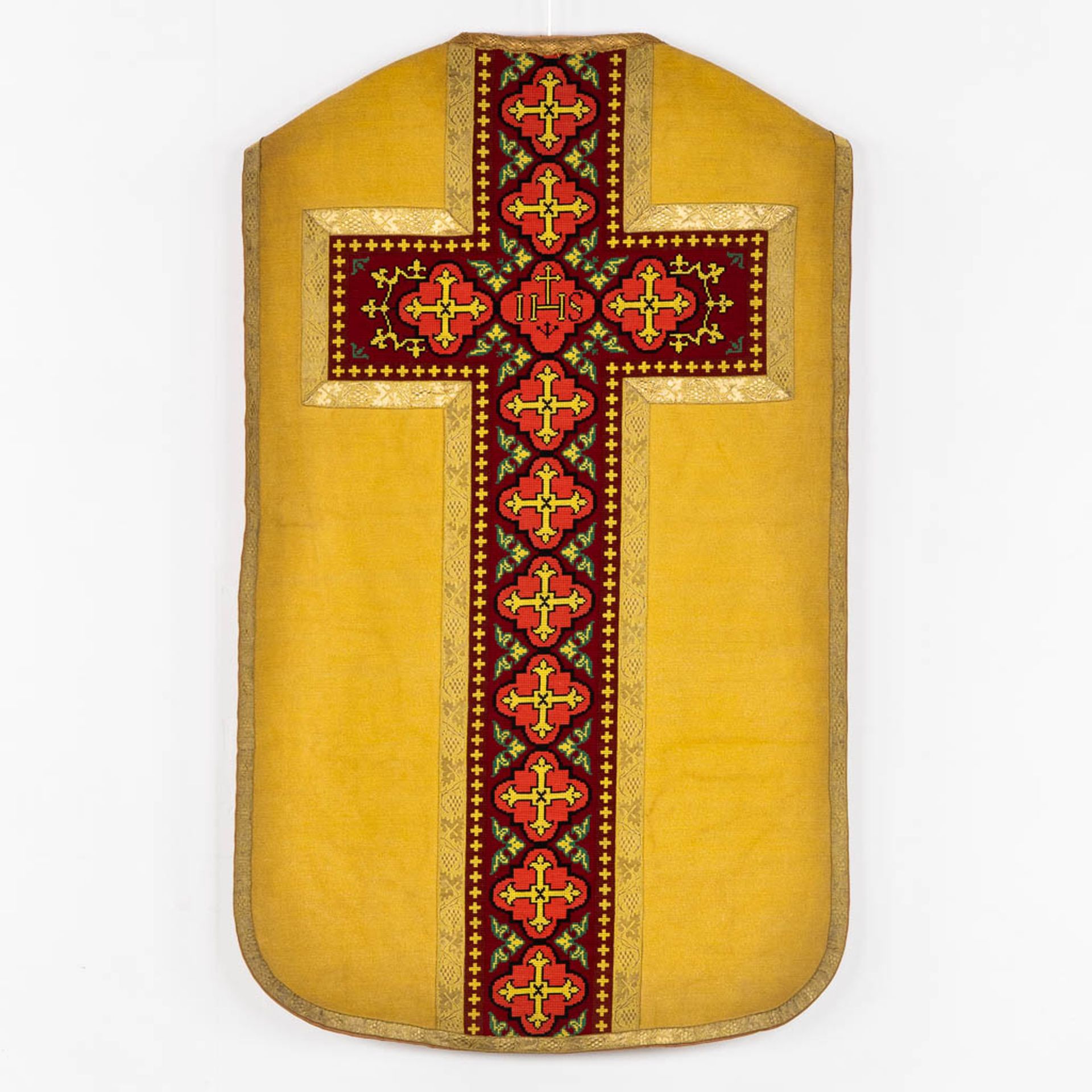 A Humeral Veil and Four Roman Chasubles, embroideries with an IHS and floral decor. - Image 19 of 29