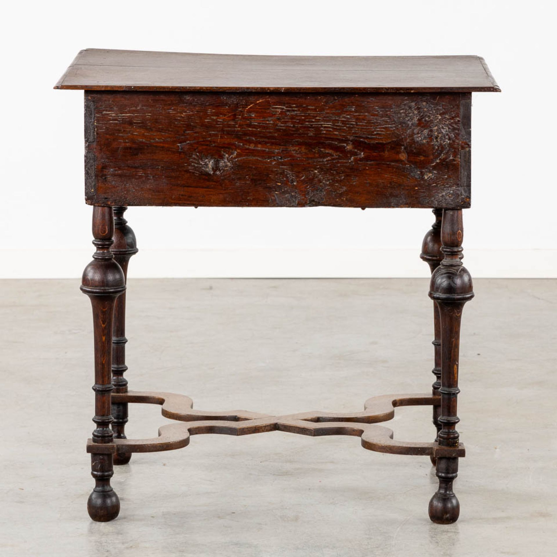 An antique oak 'Pay Table', The Netherlands, 18th C. (L:53 x W:69 x H:70 cm) - Image 6 of 11
