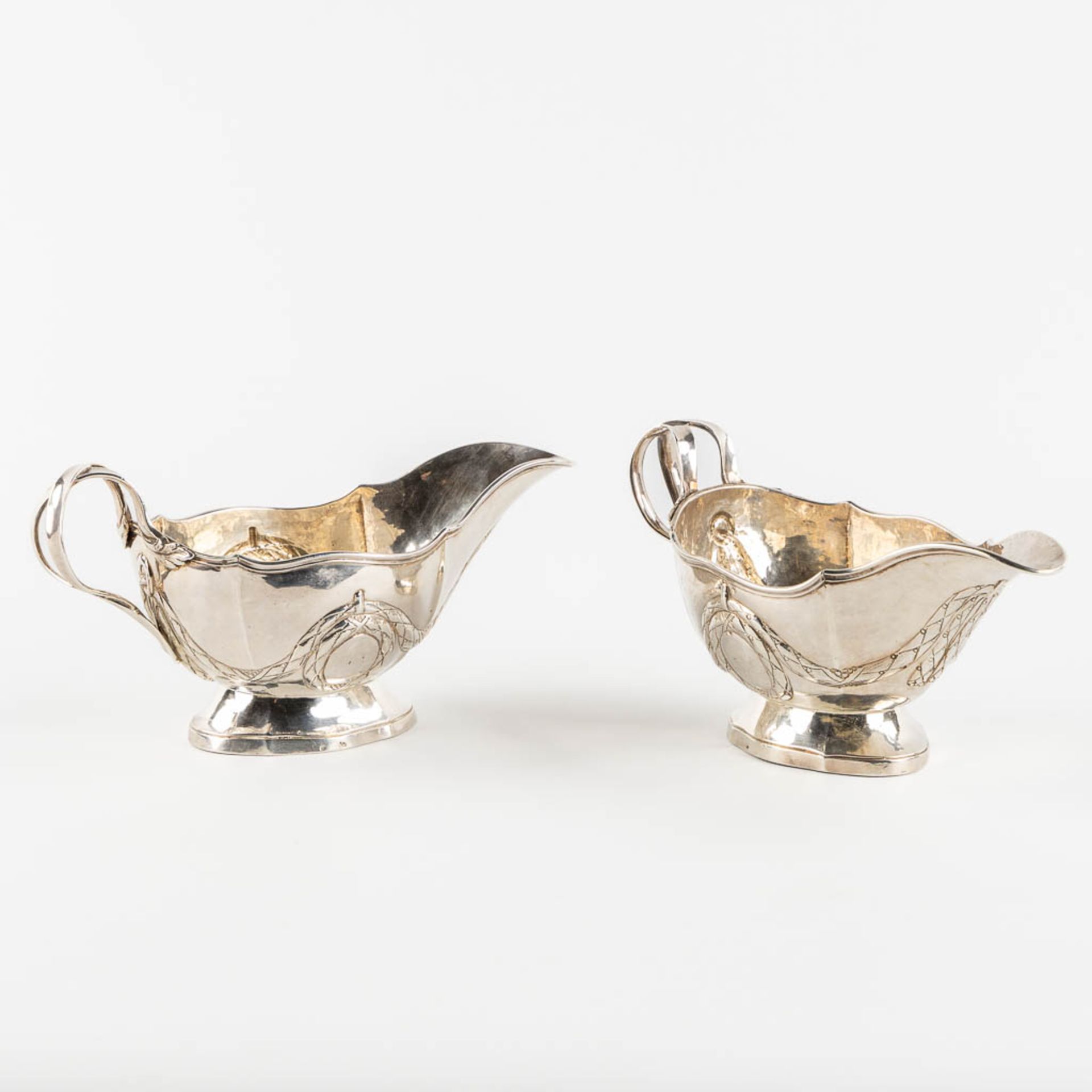 A pair of saucers, silver, Louis XVI. 'Master with the three nails, Brussels, 1781. 18th C. (L:9,5 x