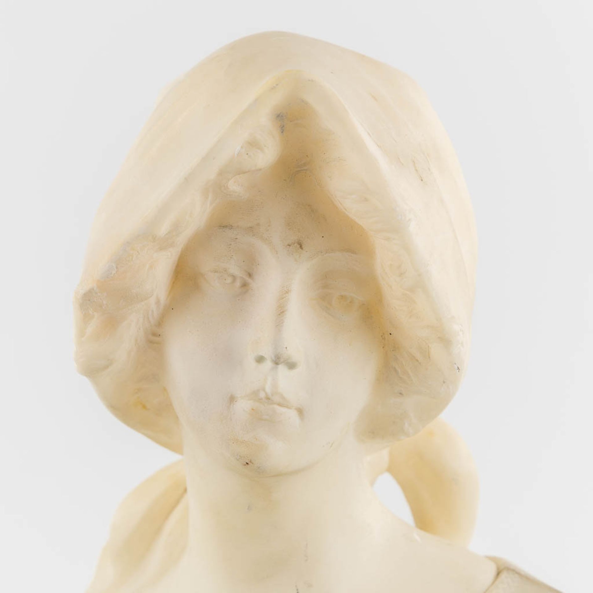 Guglielmo PUGI (c.1850-1915) 'Bust of a Lady' sculptured alabaster. (L:14 x W:23 x H:33 cm) - Image 9 of 11