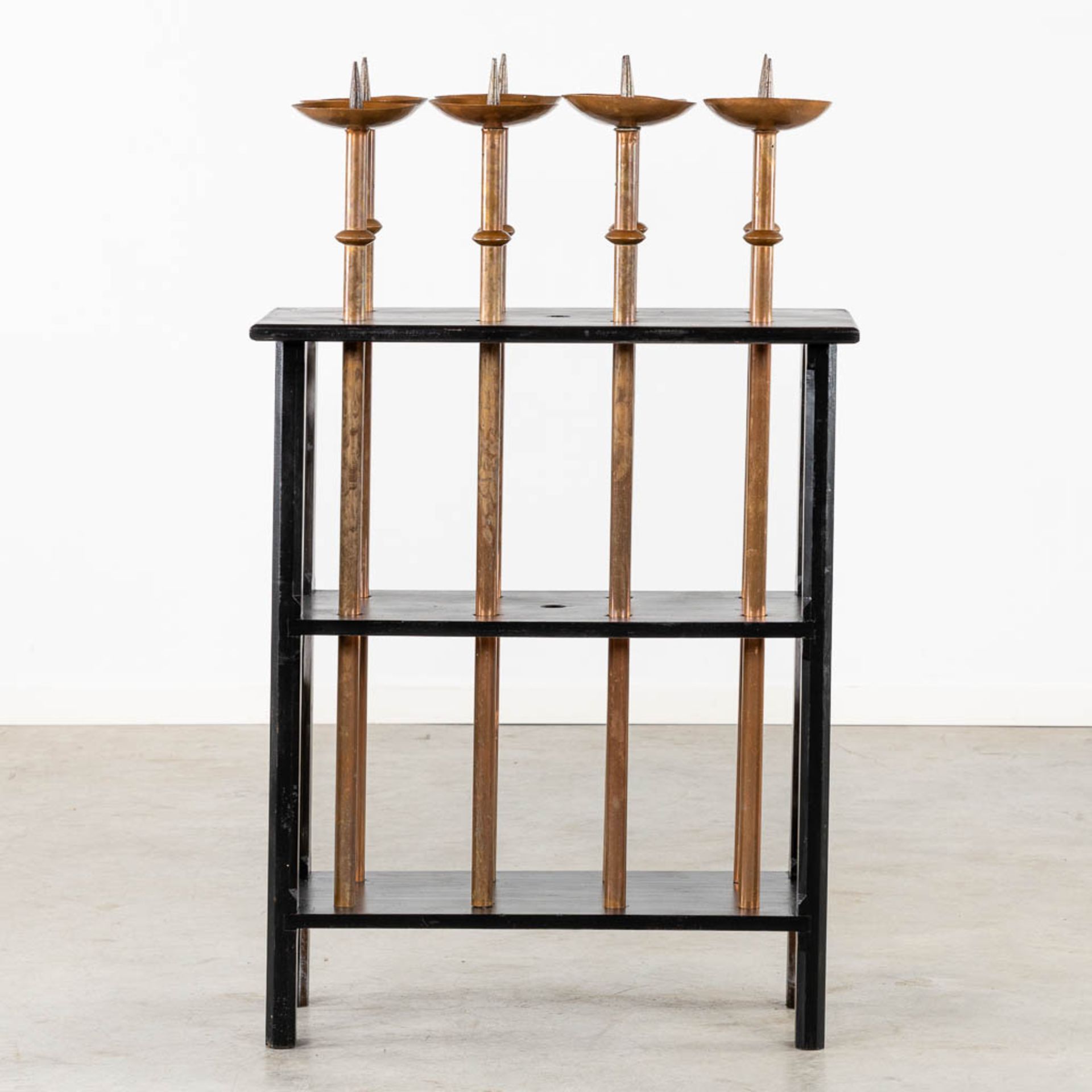 A set of 8 processional candelabra in a wood stand. (L:36 x W:75 x H:124 cm) - Image 5 of 8