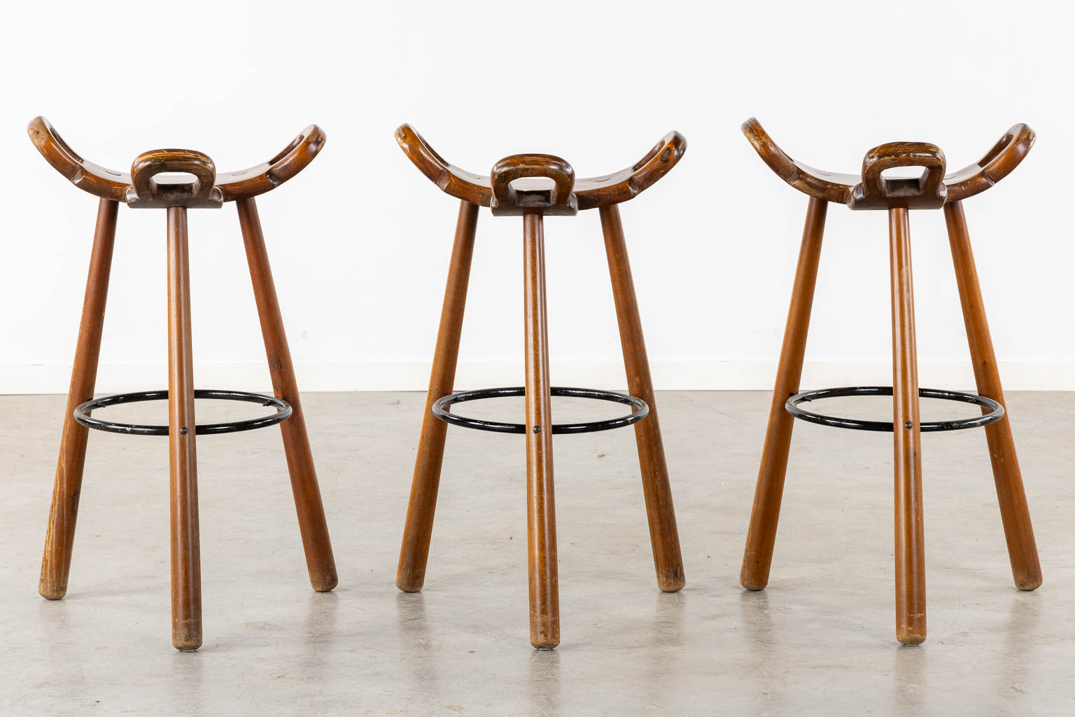 Sergio RODRIGUES (1927-2014) 'Marbella' three barstools. (L:40 x W:50 x H:83 cm) - Image 5 of 8