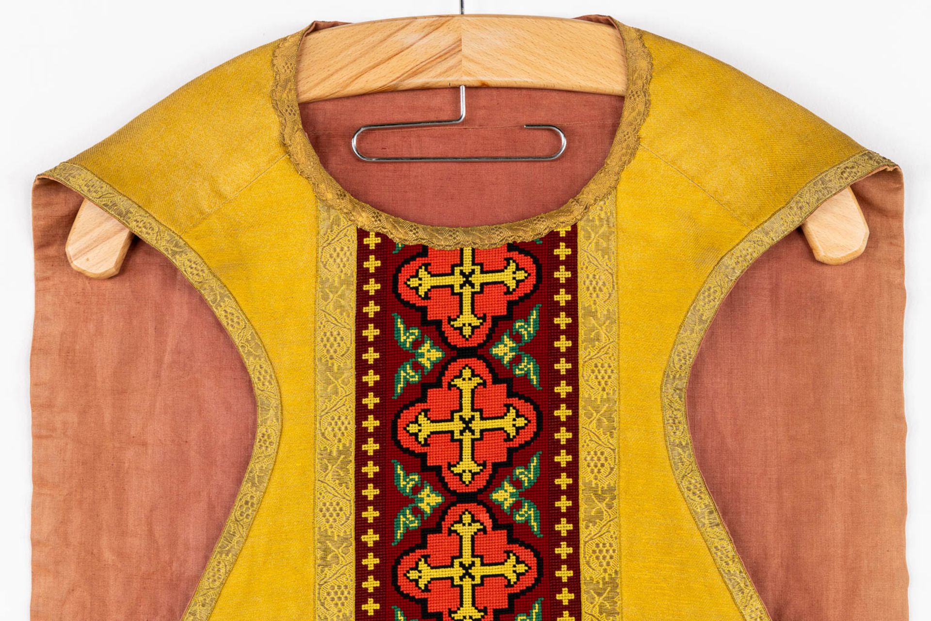 A Humeral Veil and Four Roman Chasubles, embroideries with an IHS and floral decor. - Image 22 of 29