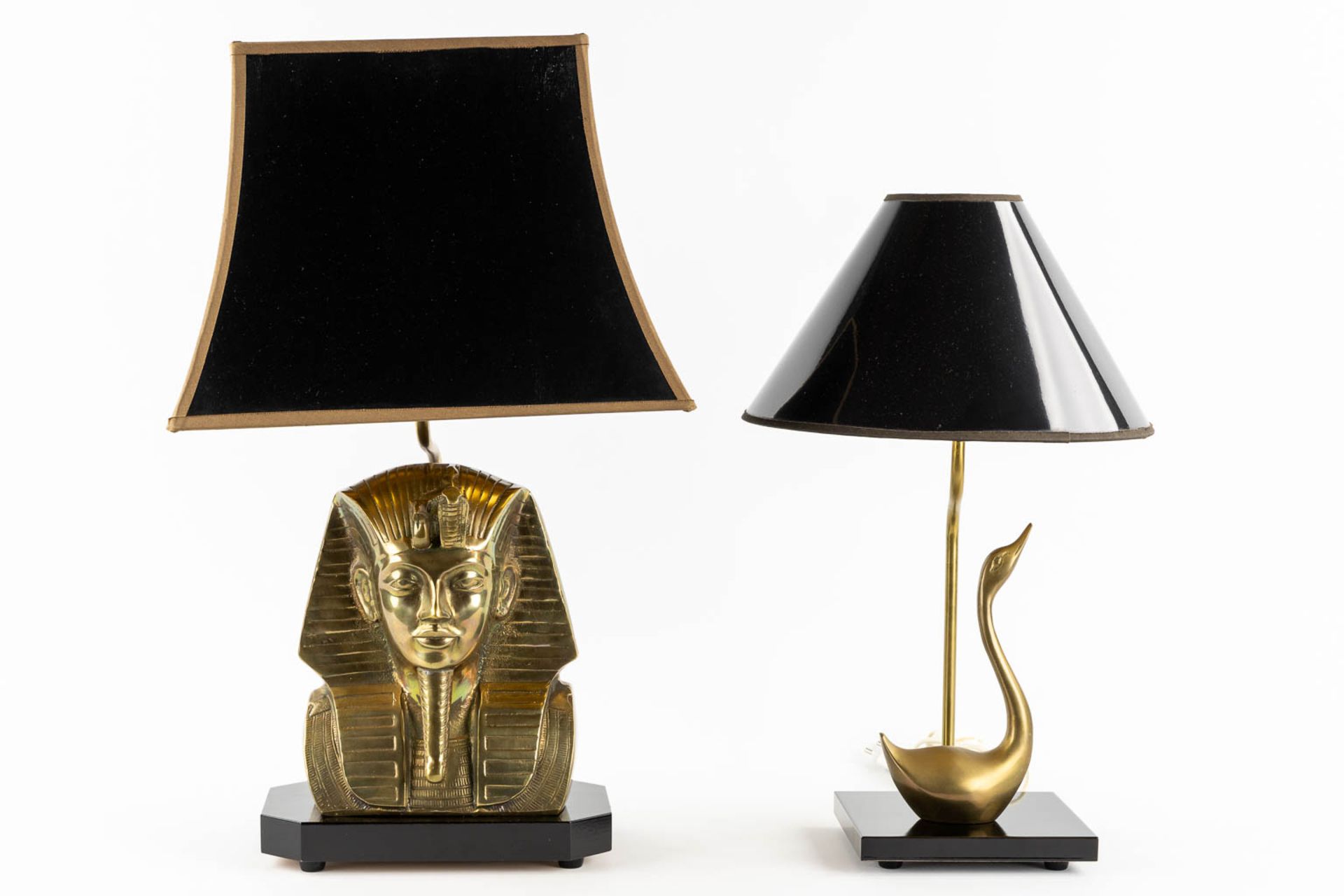 Deknudt, Two table lamps. Tutankhamun and a swan. Gilt metal. 20th C. (H:58 cm) - Image 3 of 10