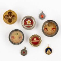 Eight sealed theca with relics for Vincenti à Paulo, Donatiani, Anthoni Patavini.