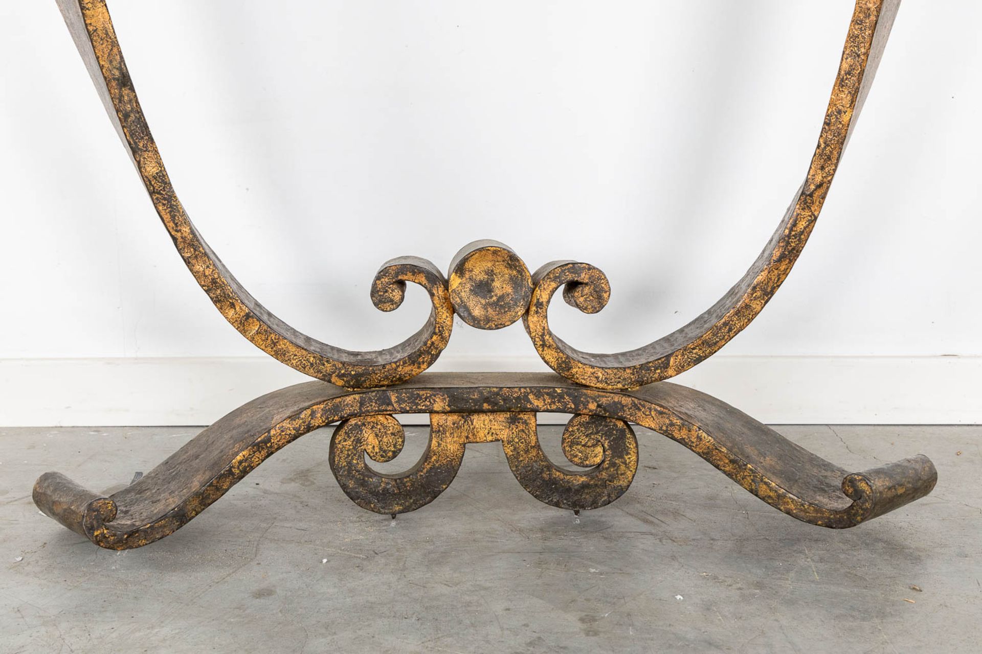 A wrought-iron console table, attributed to Raymond SUBES (1891-1970). Art Deco. (L:42 x W:180 x H:9 - Image 3 of 8